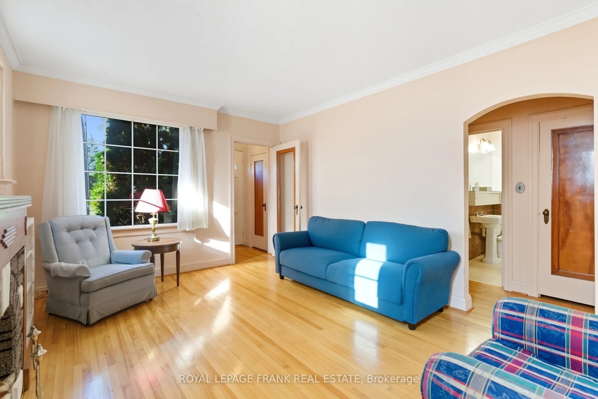 1033 King Street E