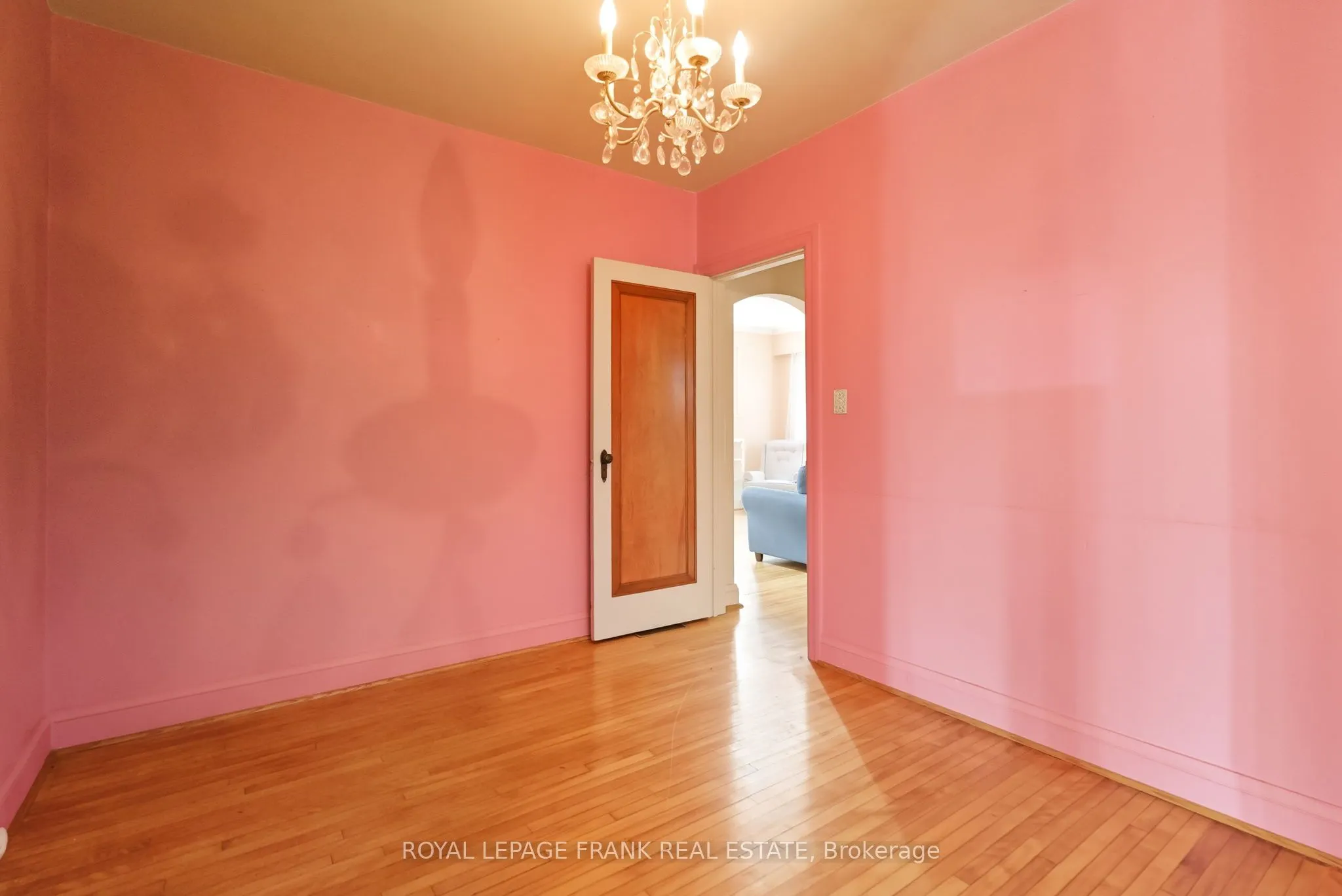 1033 King Street E
