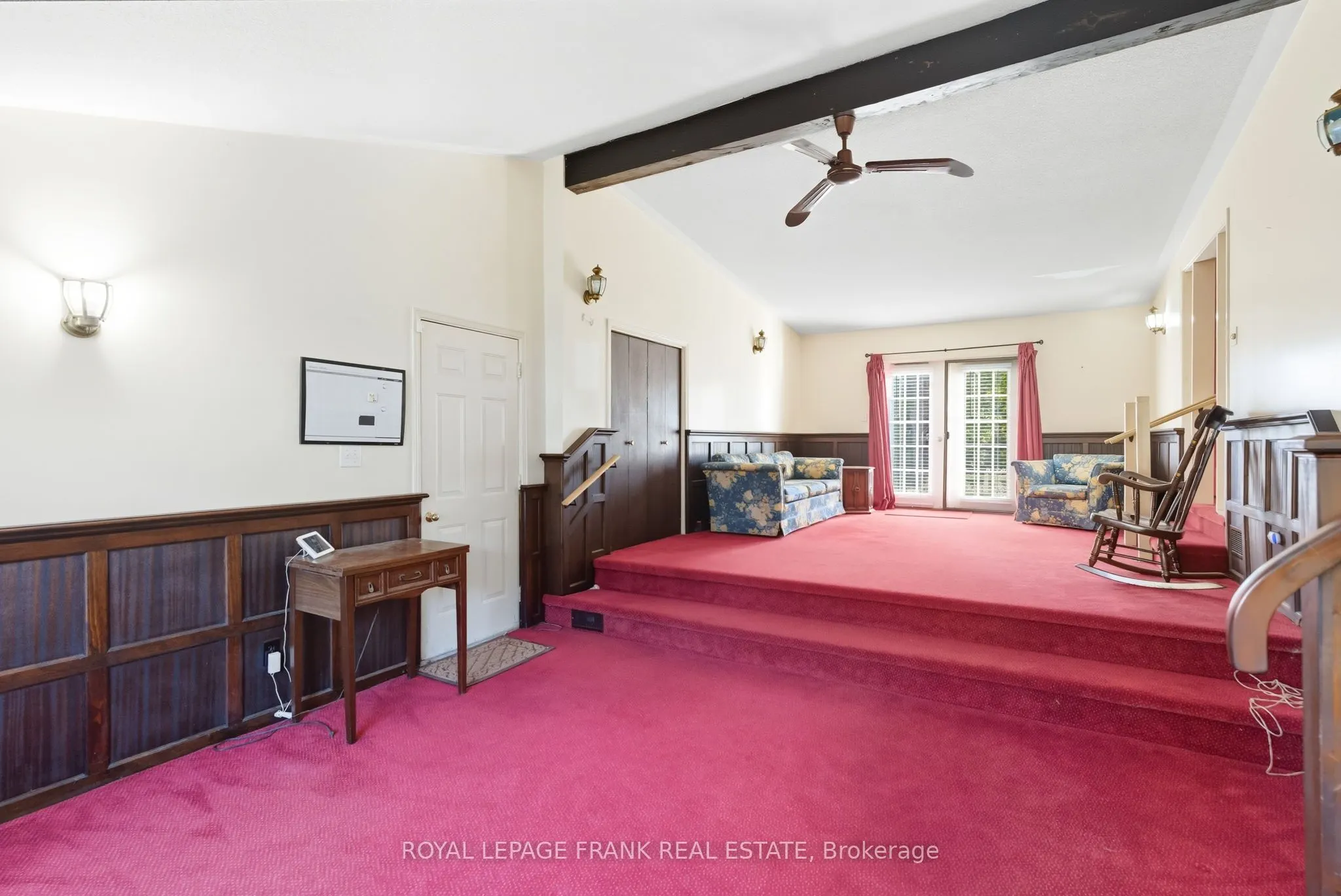 1033 King Street E