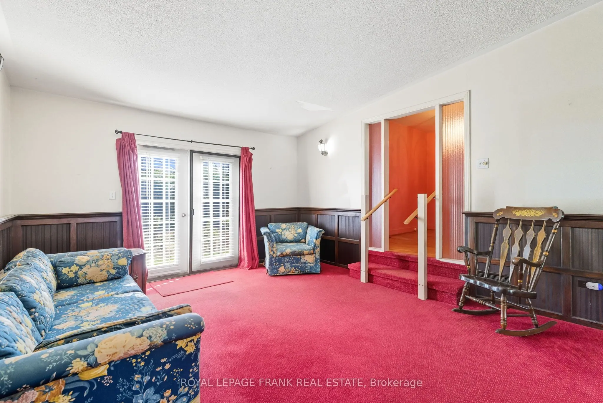 1033 King Street E