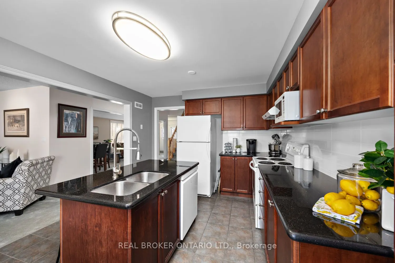 615 Oxbow Crescent
