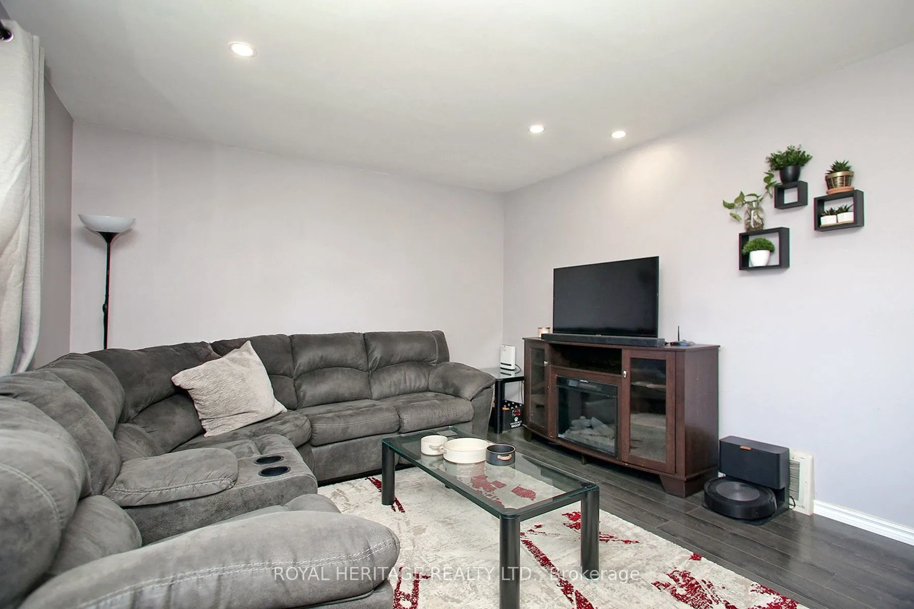 16 Burcher Road