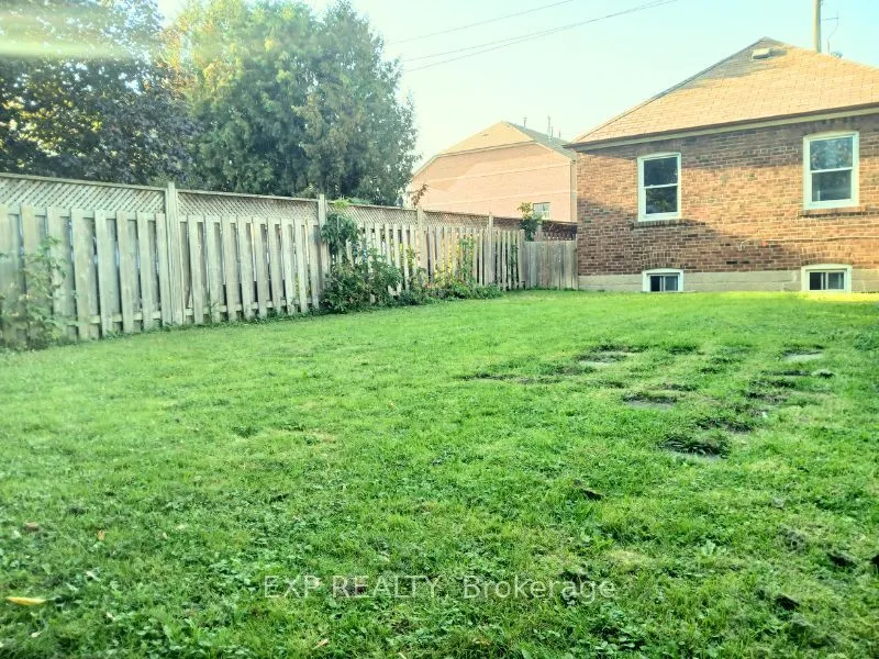 861 Cosburn Avenue, #Lower