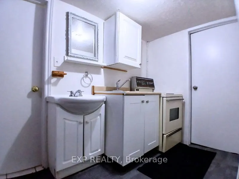 861 Cosburn Avenue, #Lower