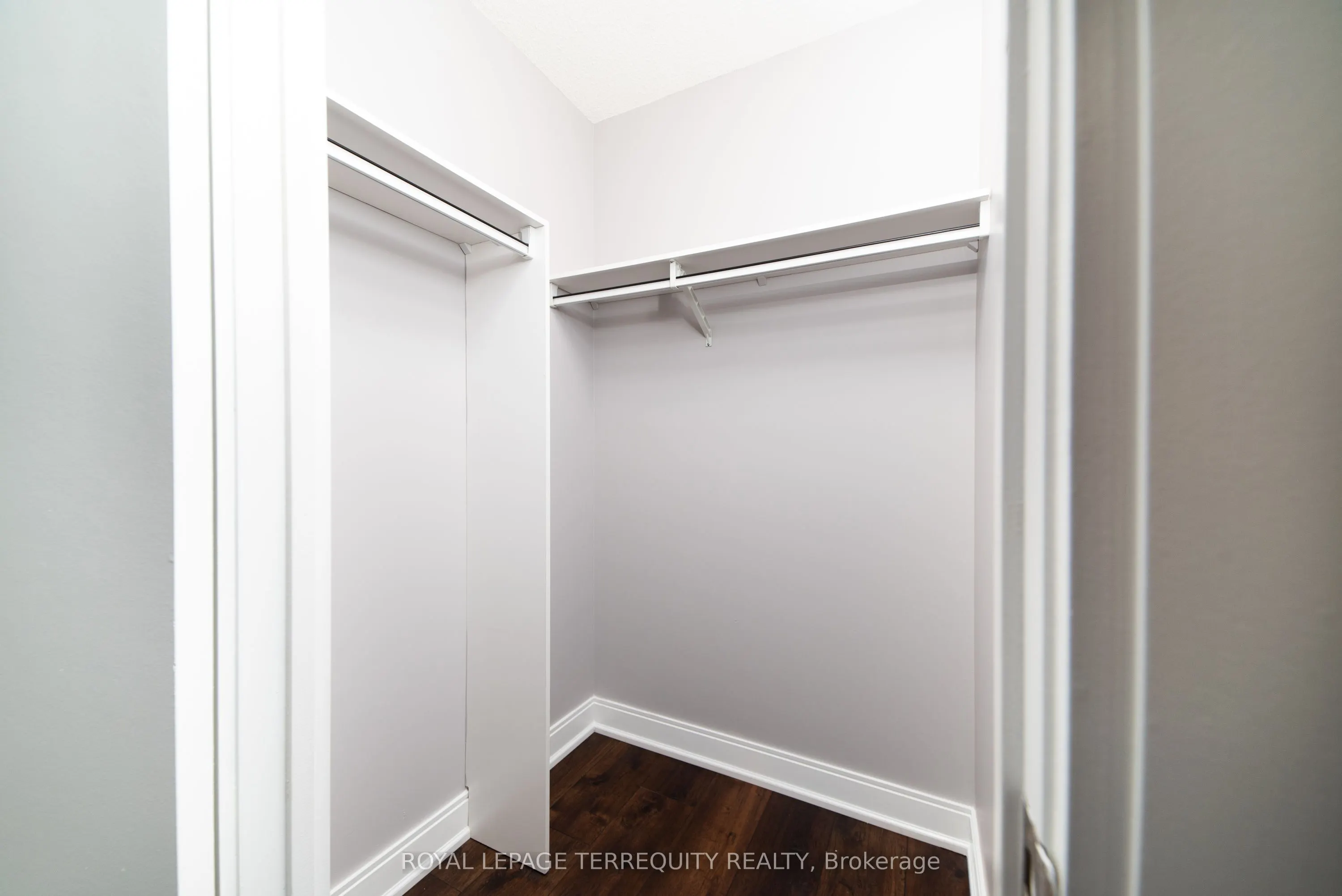 125 Village Green Square, #3504