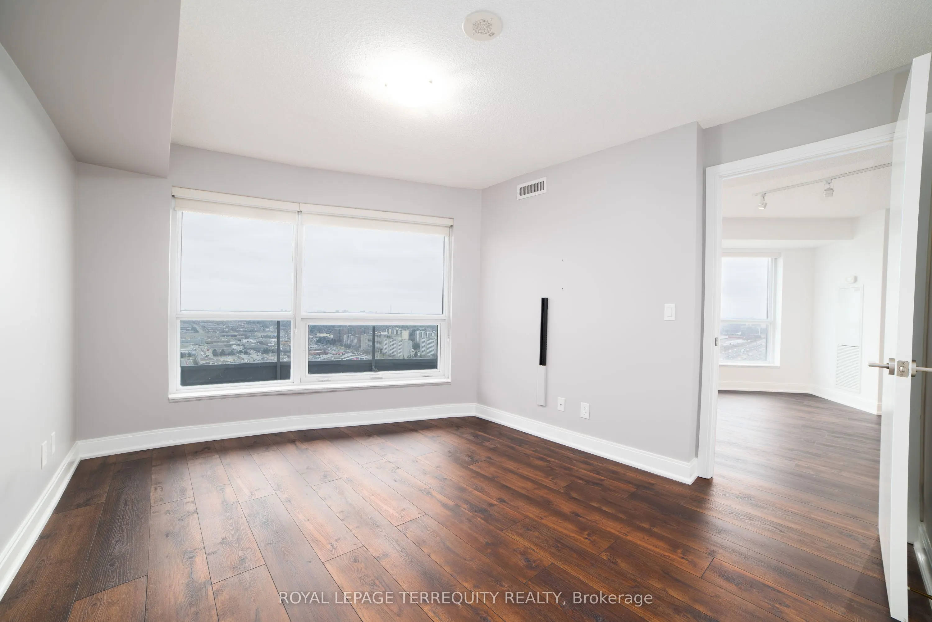 125 Village Green Square, #3504
