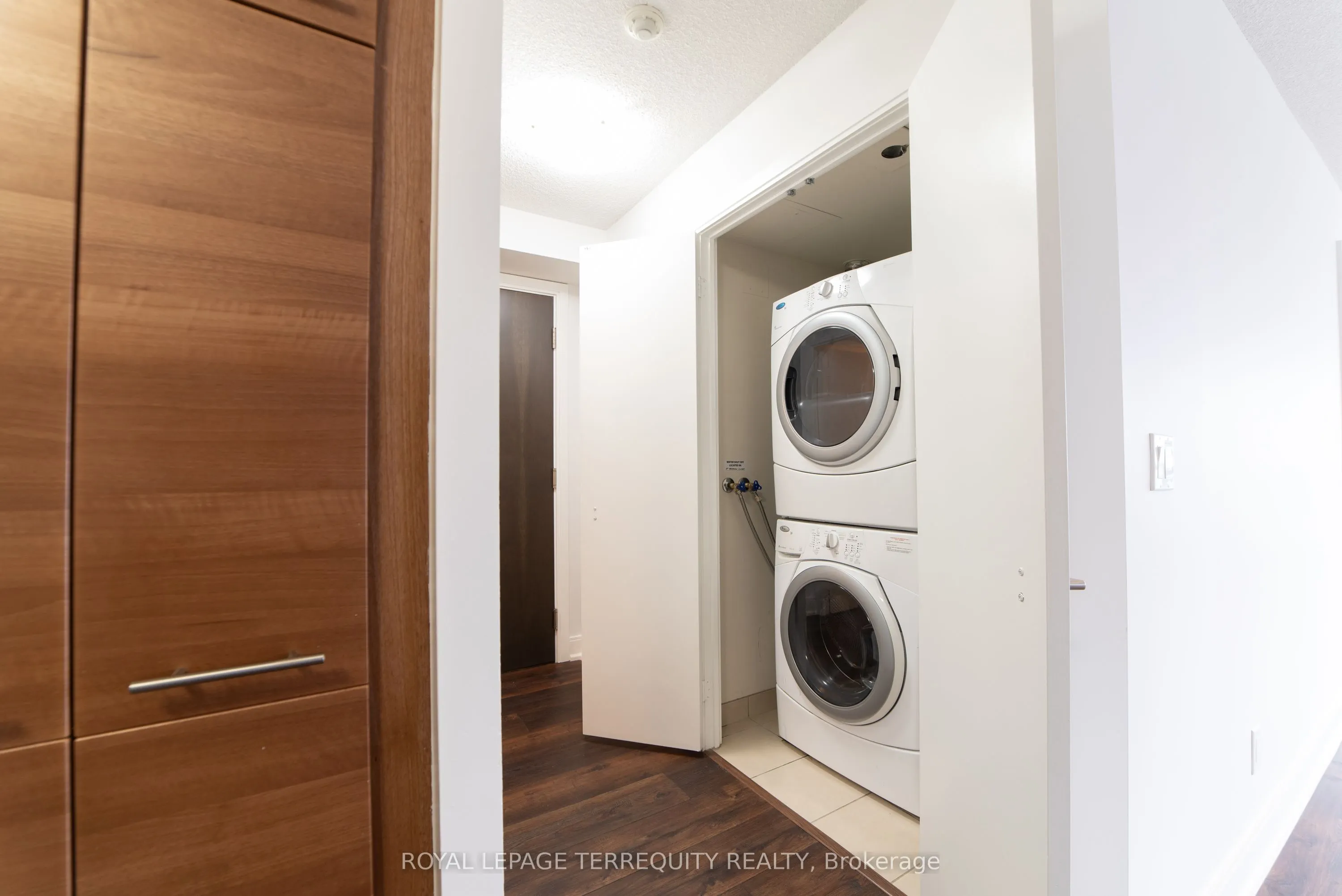 125 Village Green Square, #3504