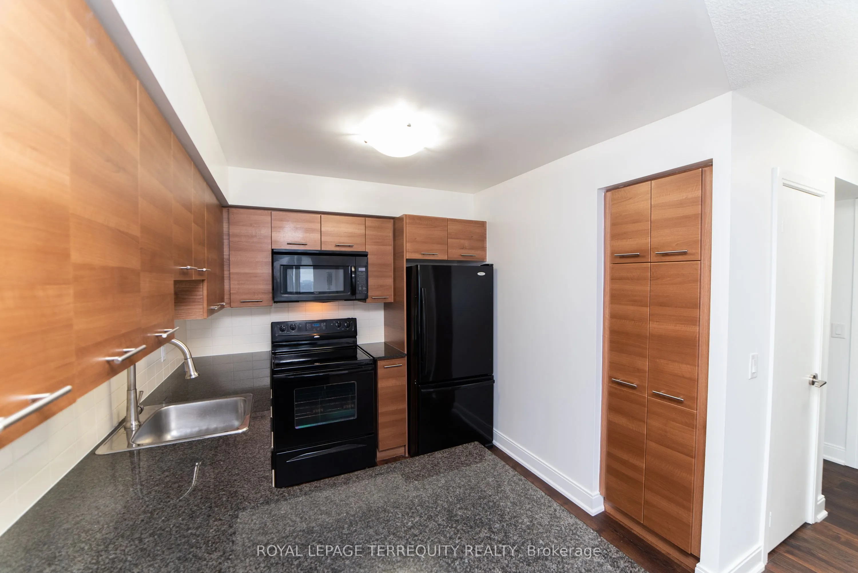 125 Village Green Square, #3504