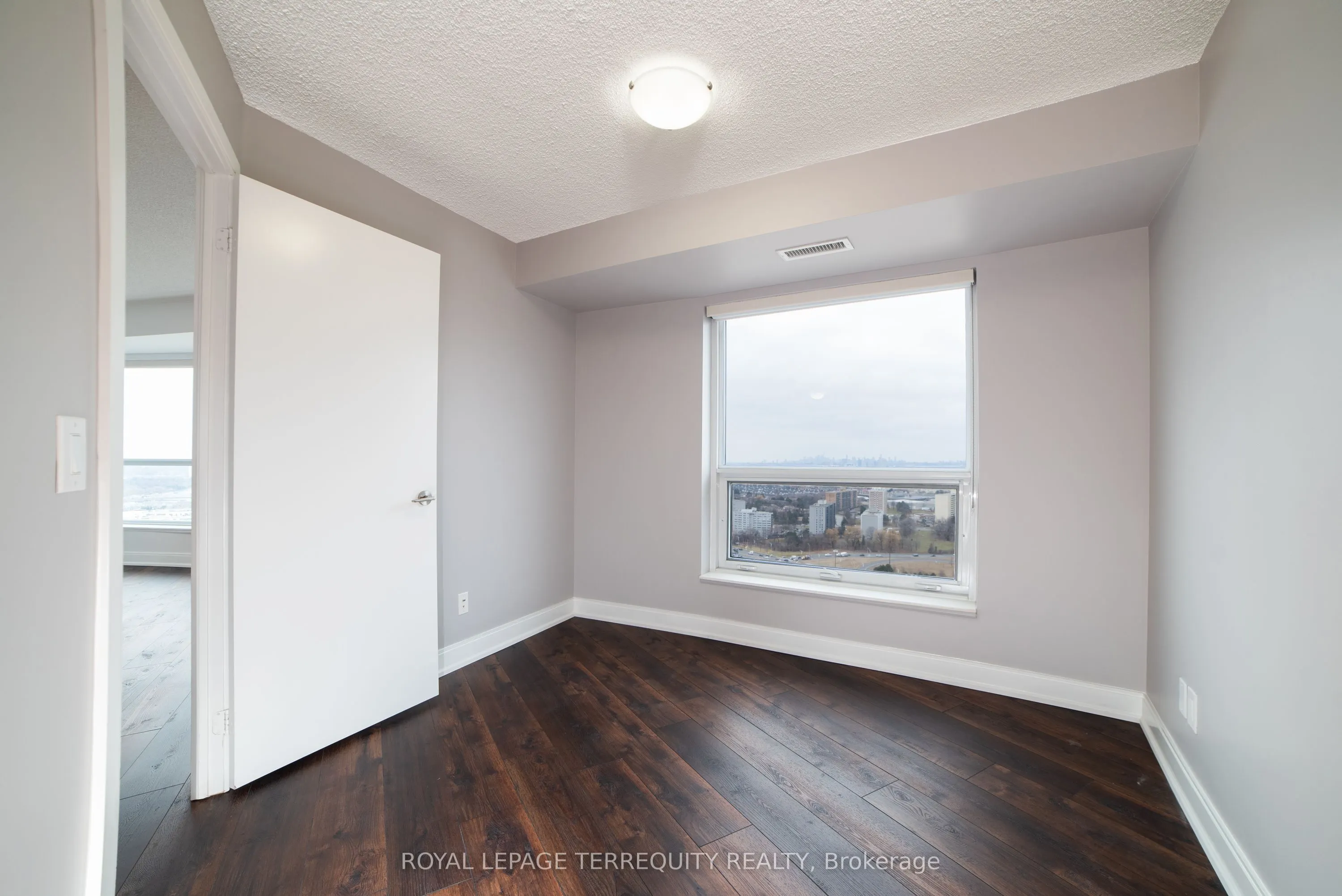 125 Village Green Square, #3504
