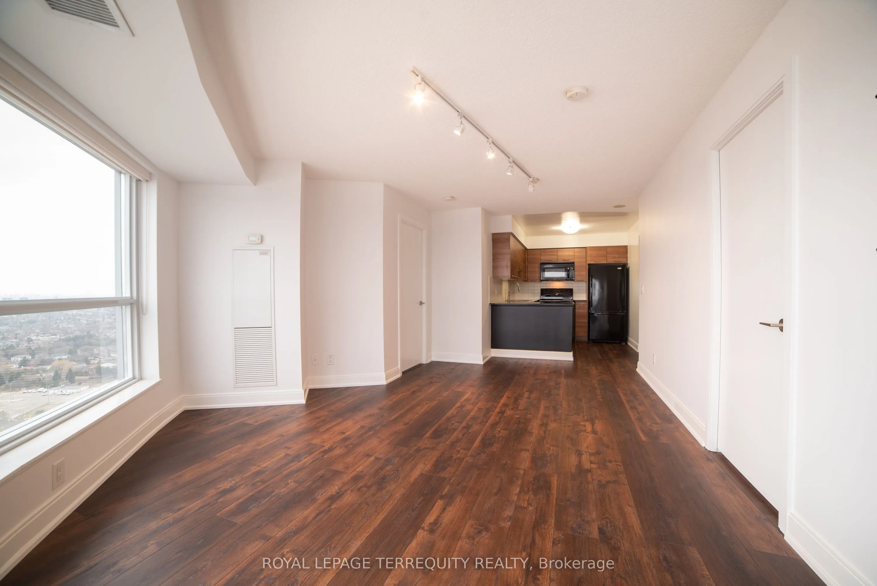 125 Village Green Square, #3504