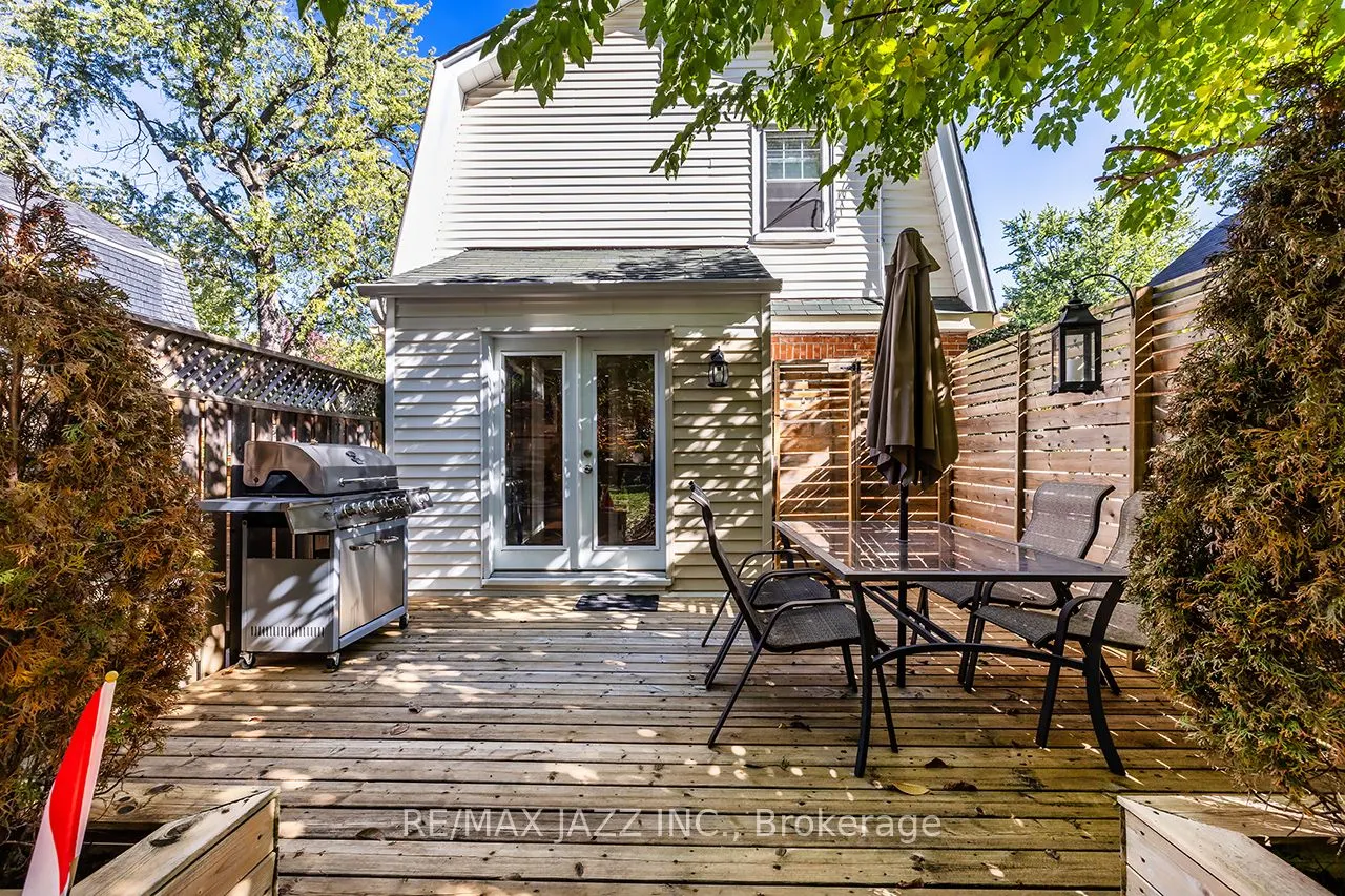 538 Masson Street