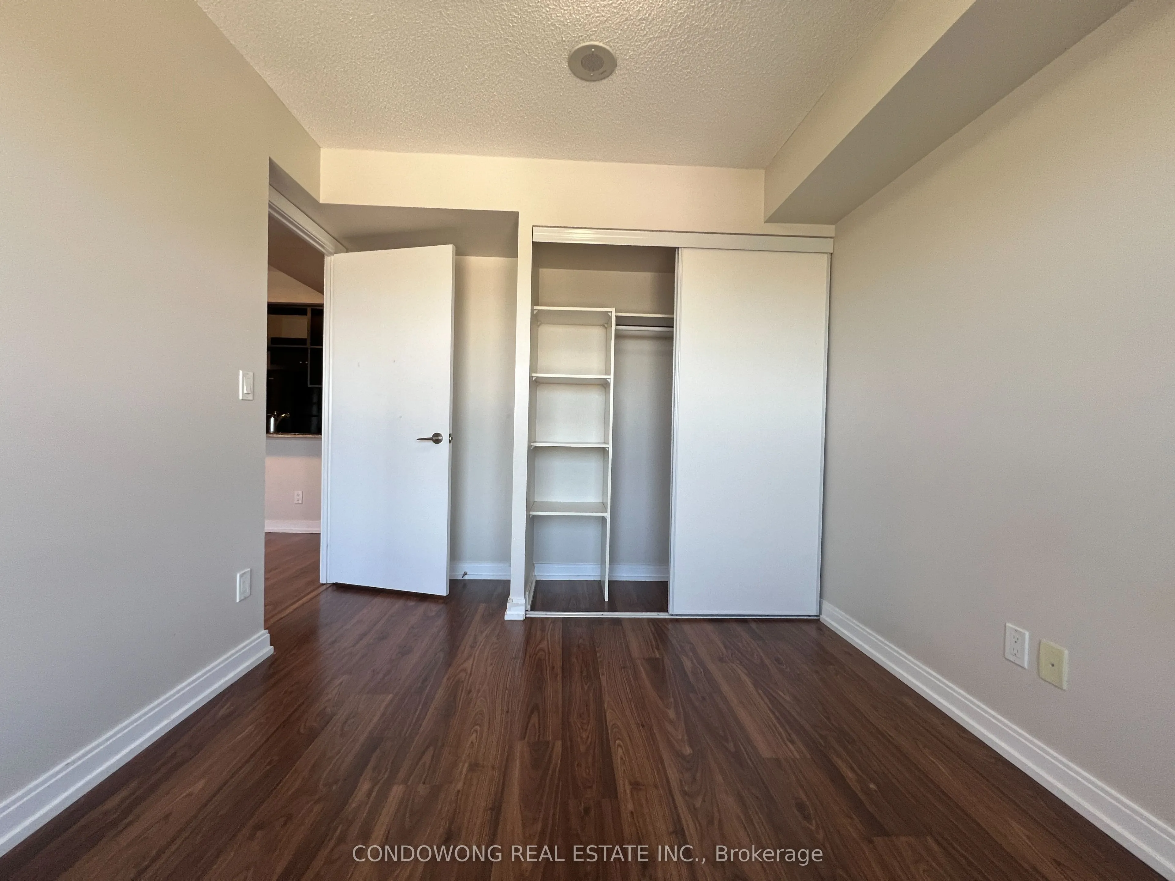 181 Village Green Square, #2321