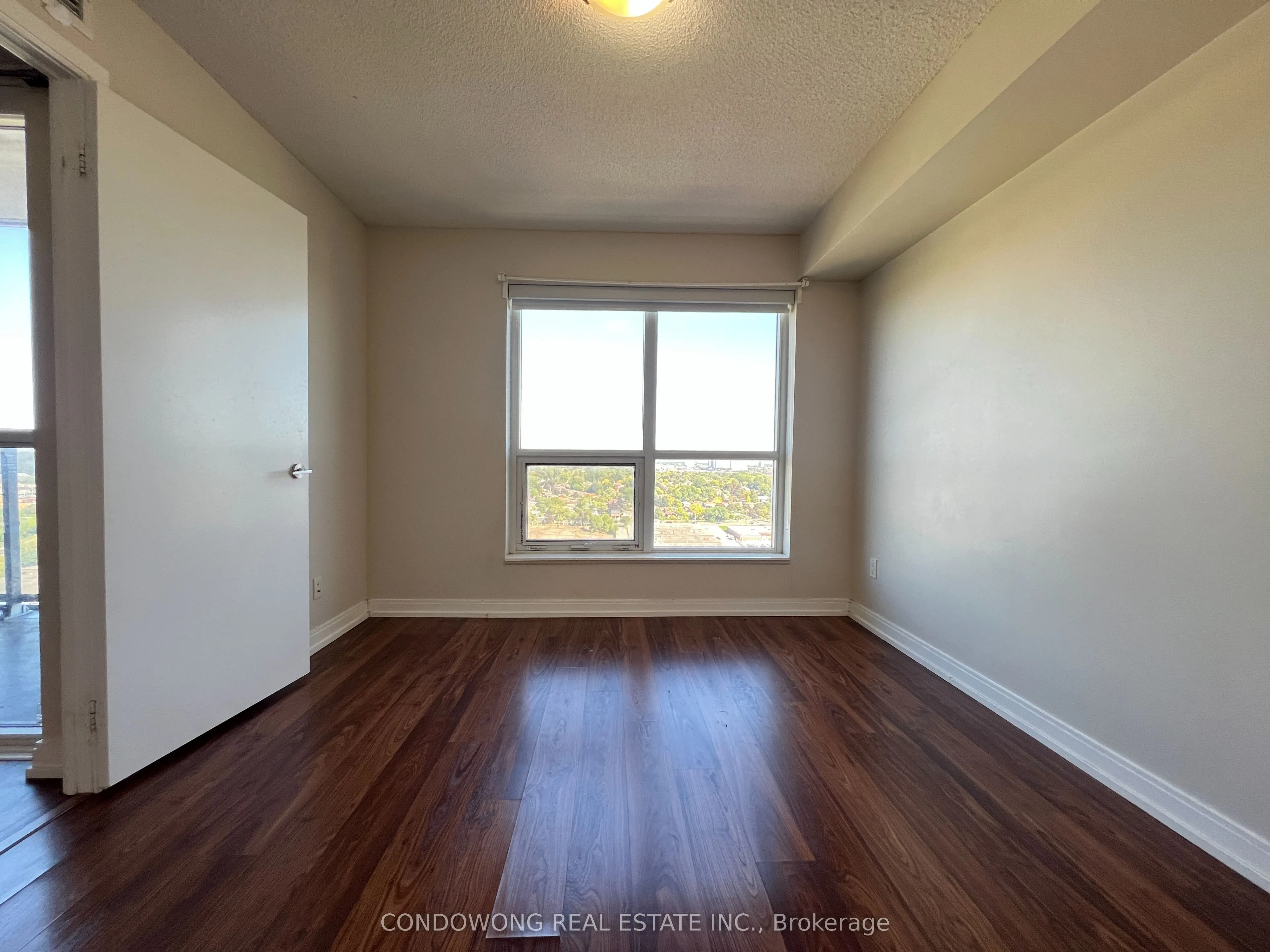 181 Village Green Square, #2321