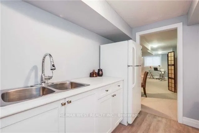 52 Tweedrock Crescent