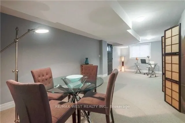 52 Tweedrock Crescent