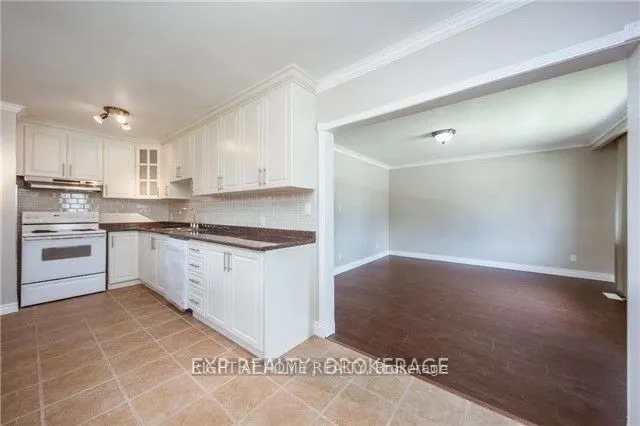 709 Gilbert Street W