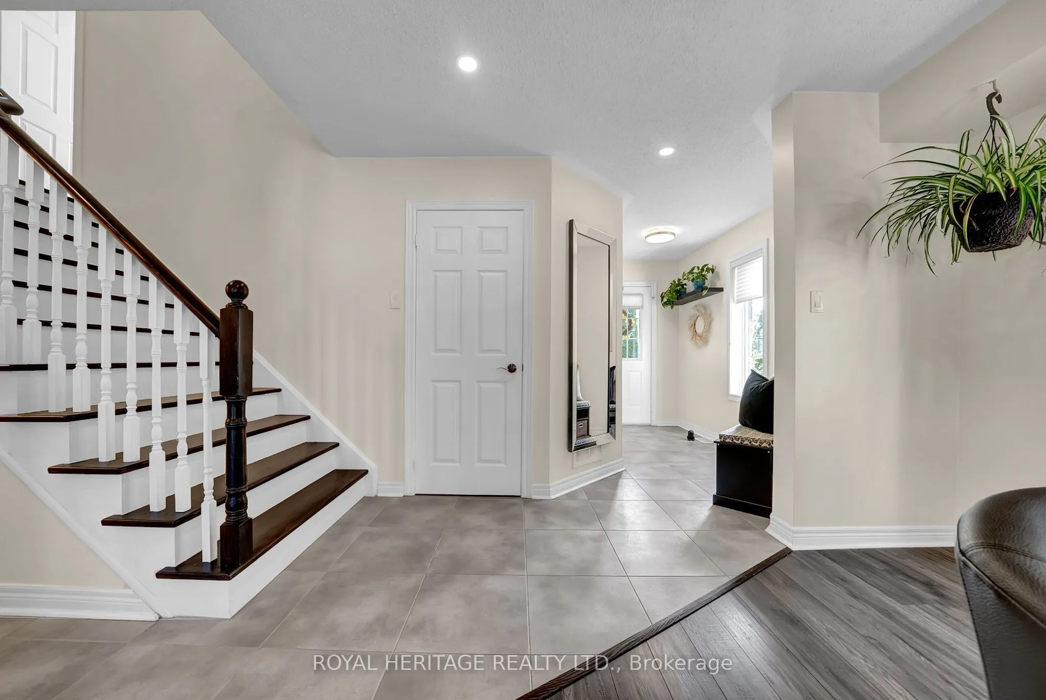 46 Lownie Court
