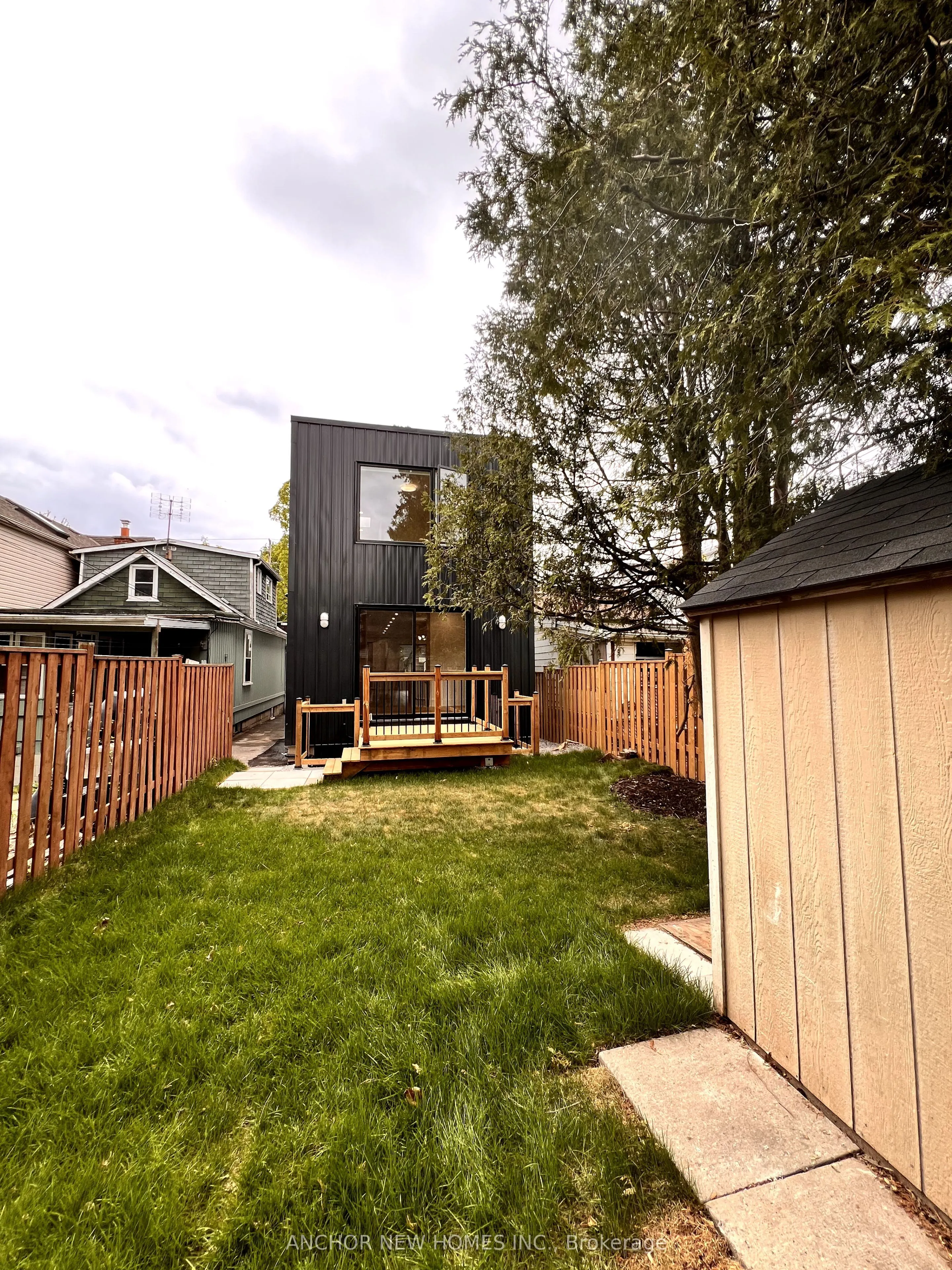 834 Sammon Avenue
