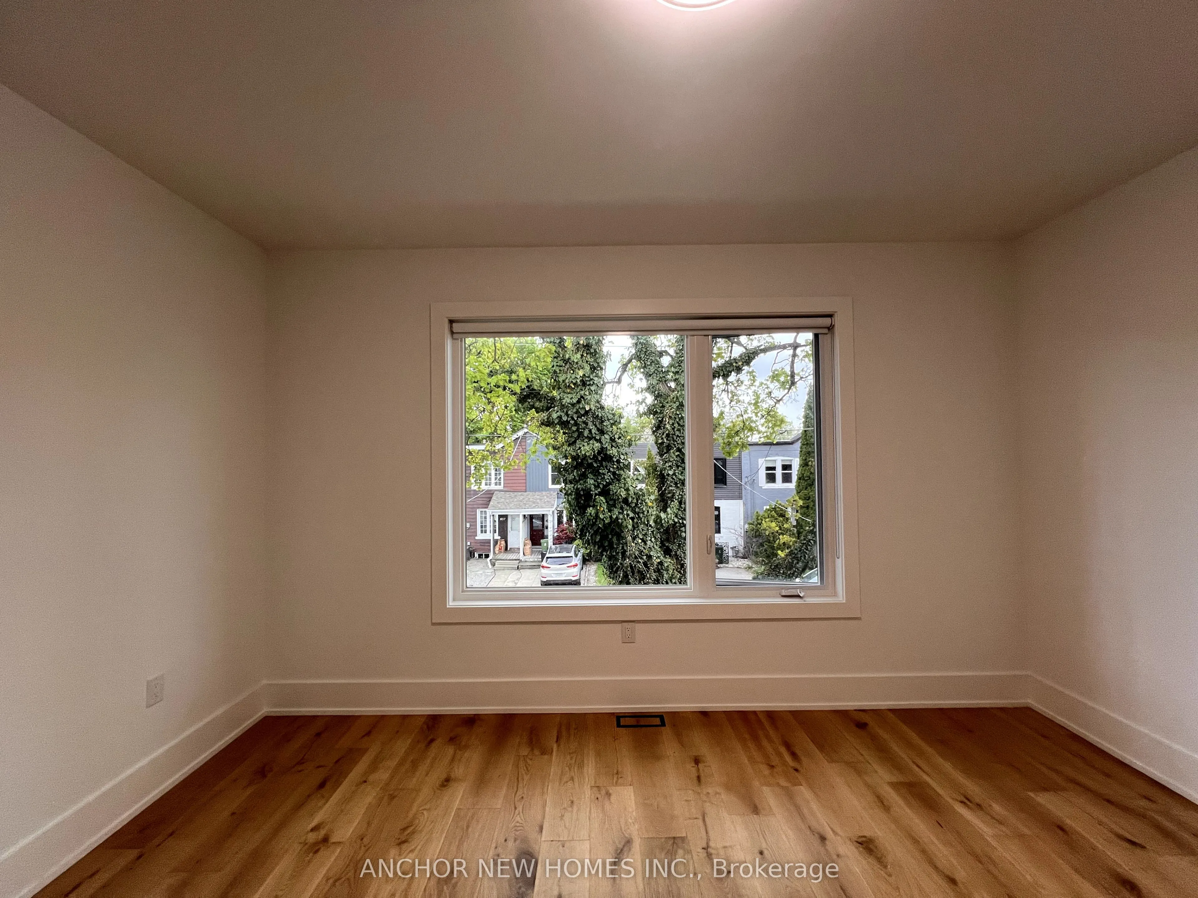 834 Sammon Avenue