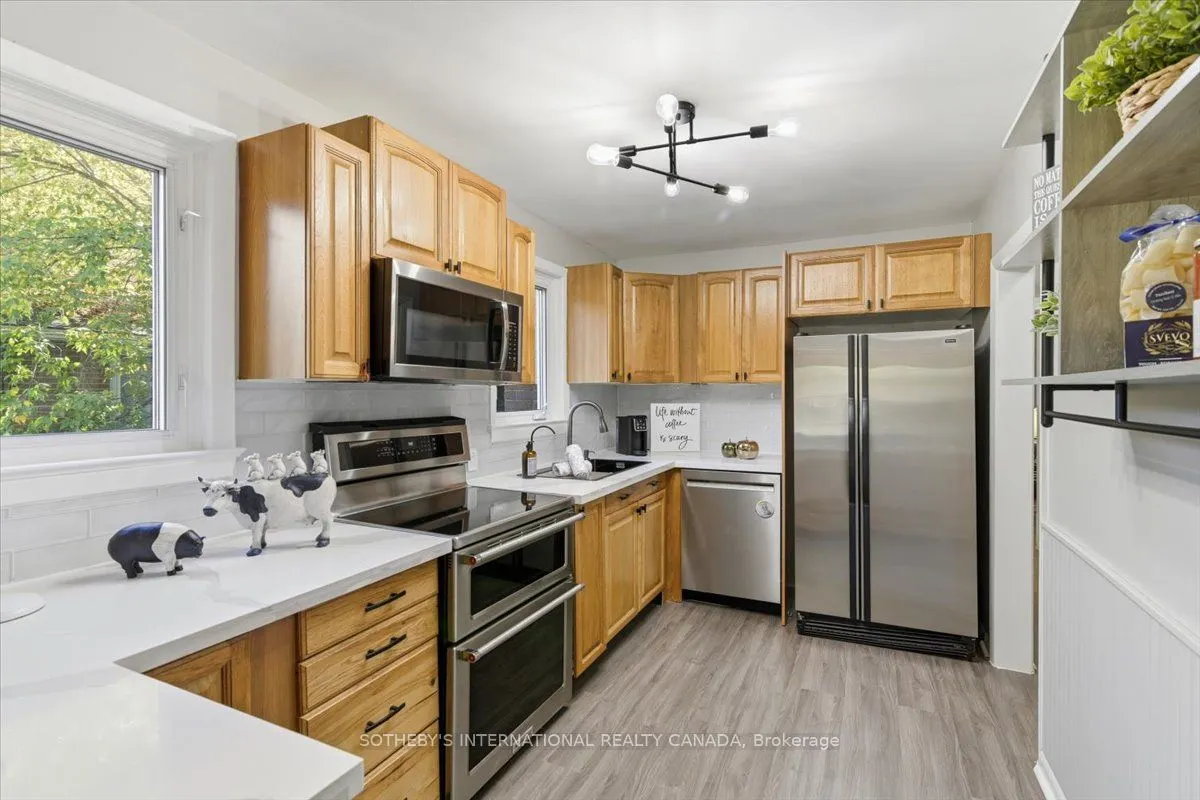 10 Roosevelt Avenue