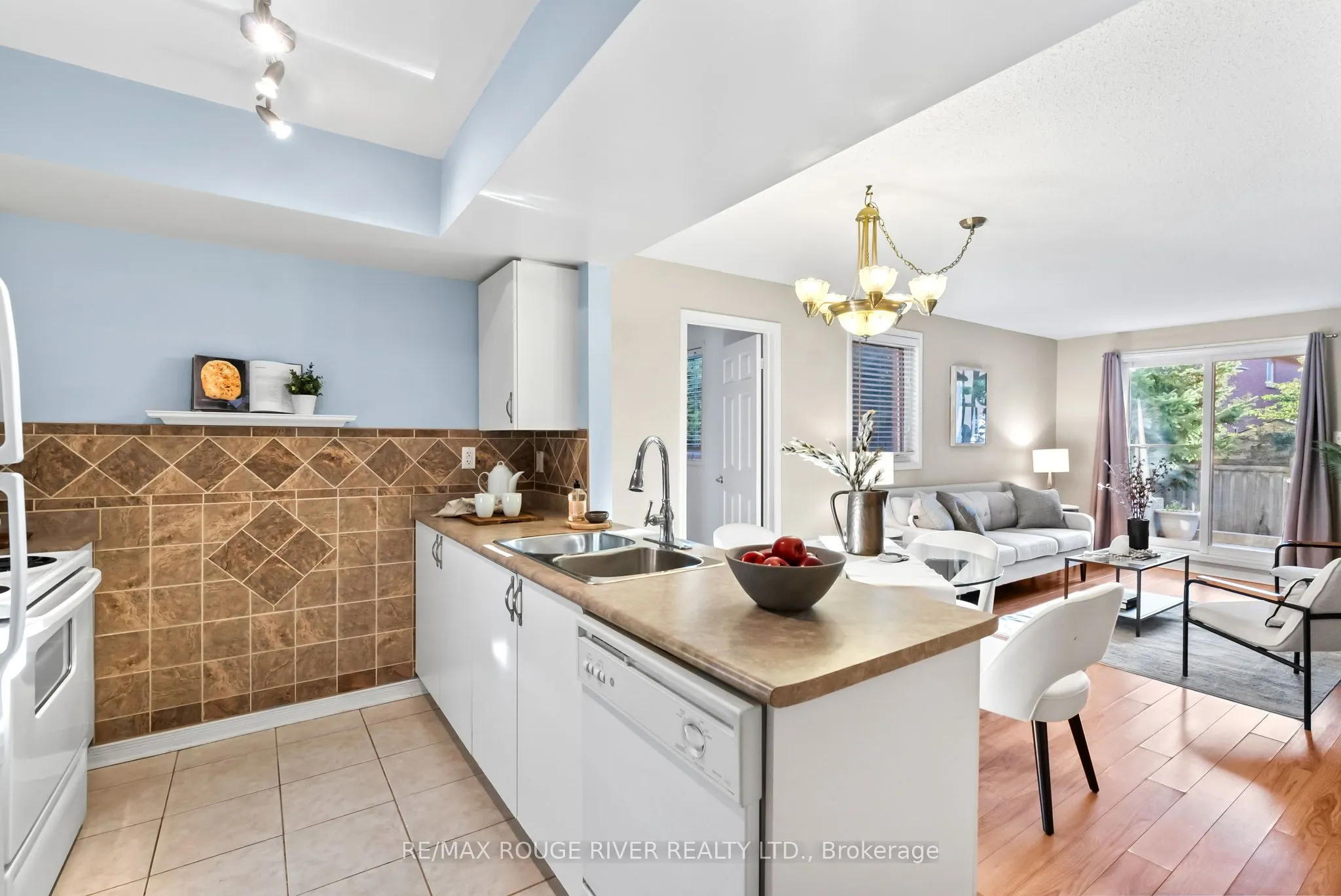 12 Petra Way, #1