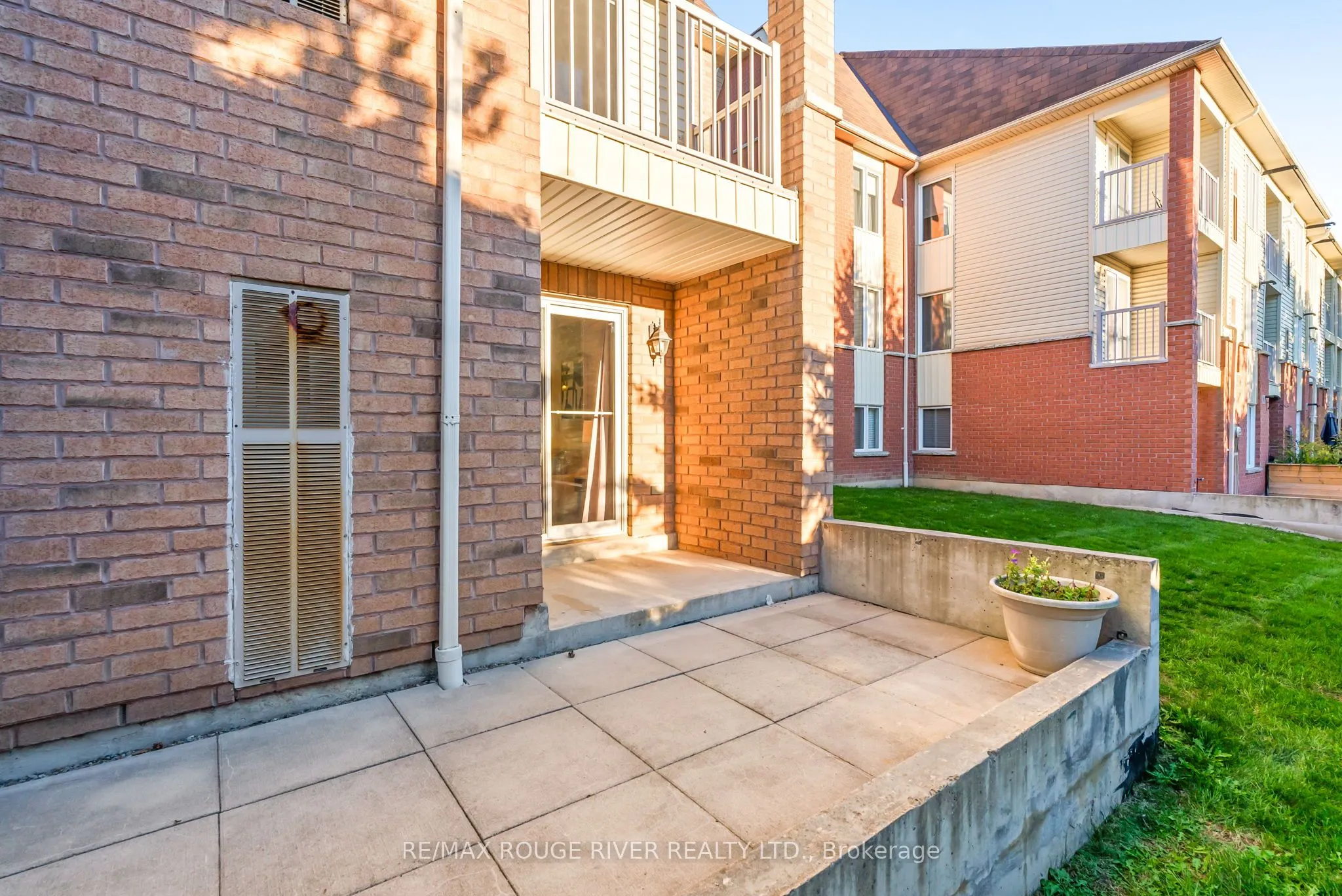 12 Petra Way, #1