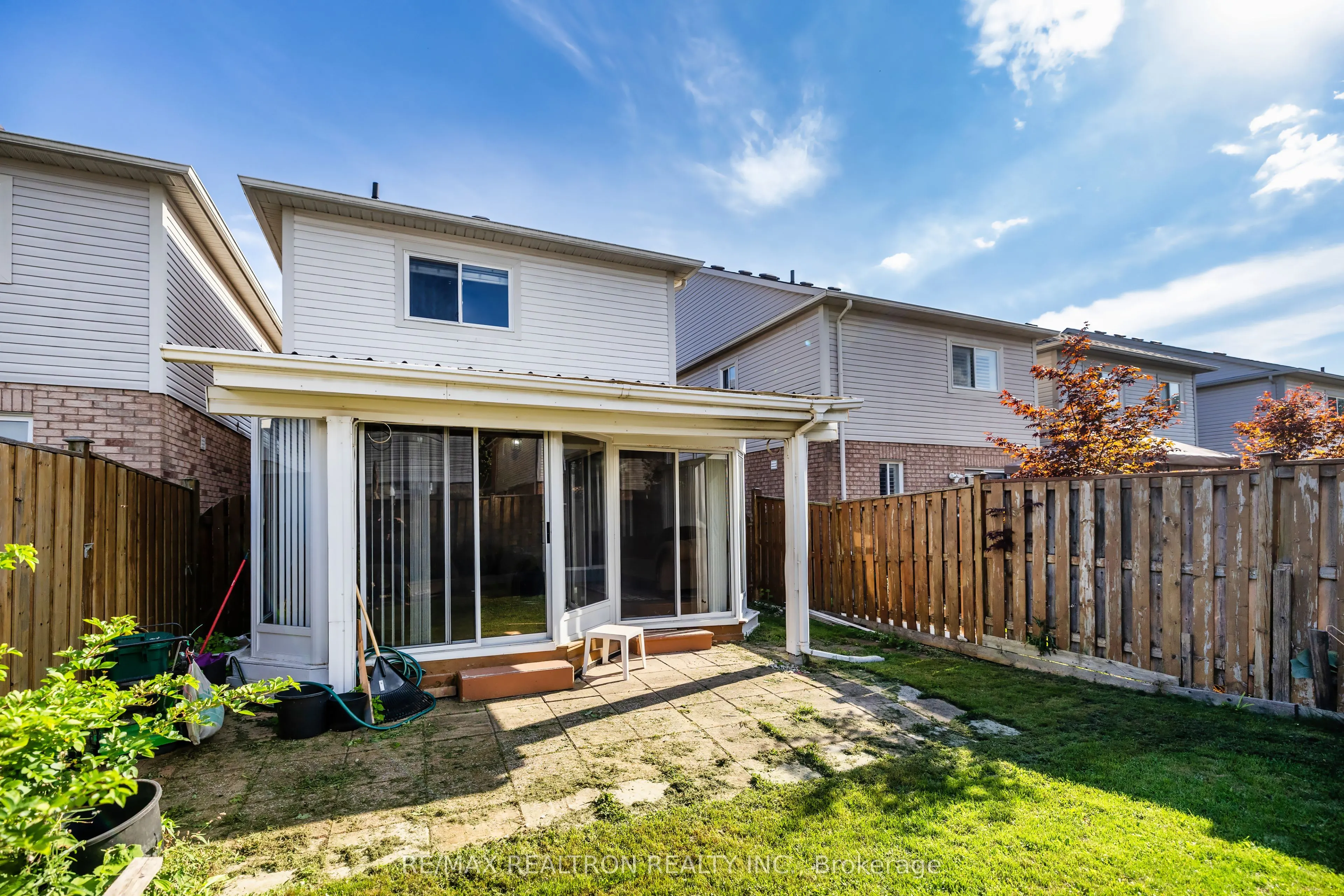 32 Samandria Avenue