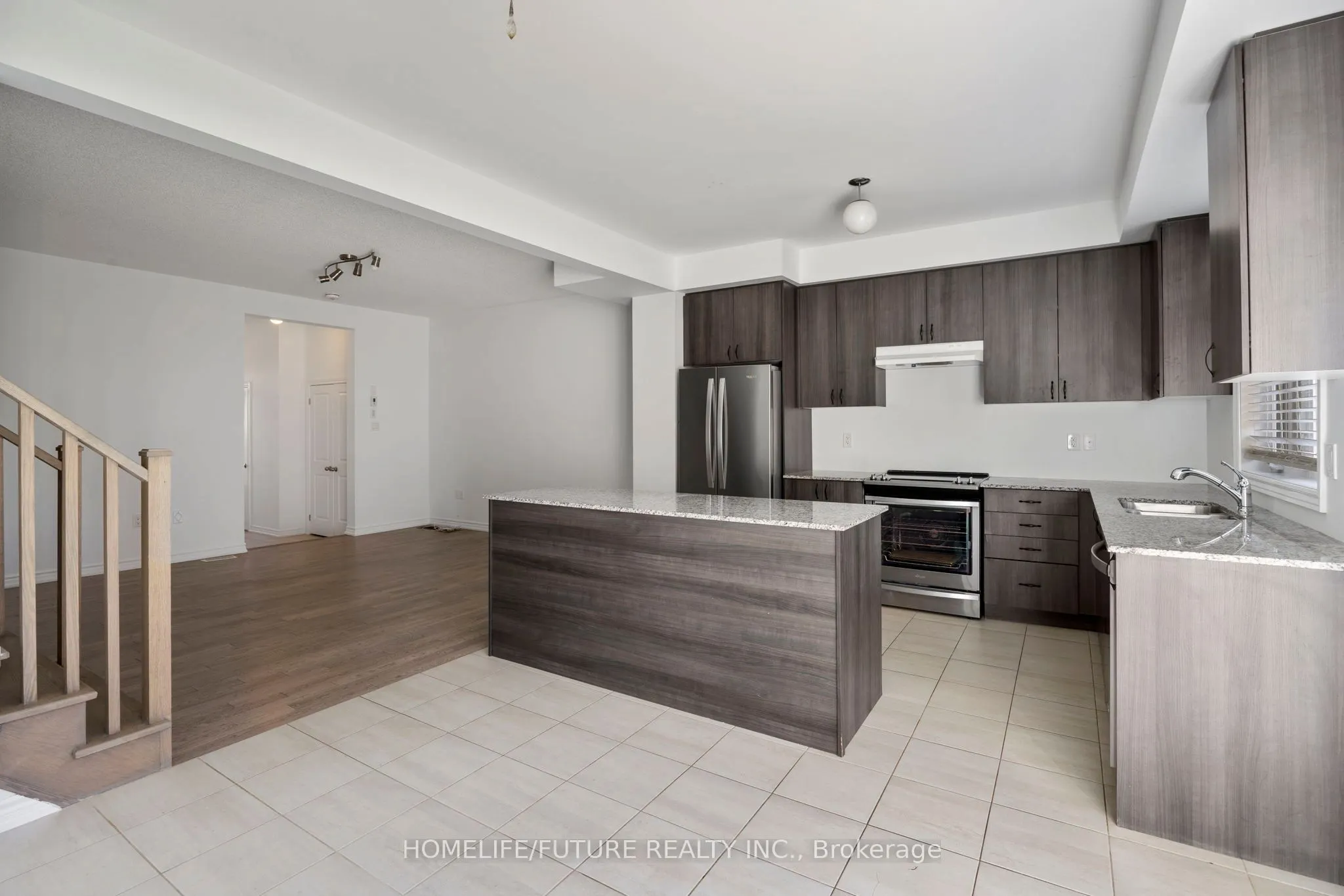 10 Brent Crescent