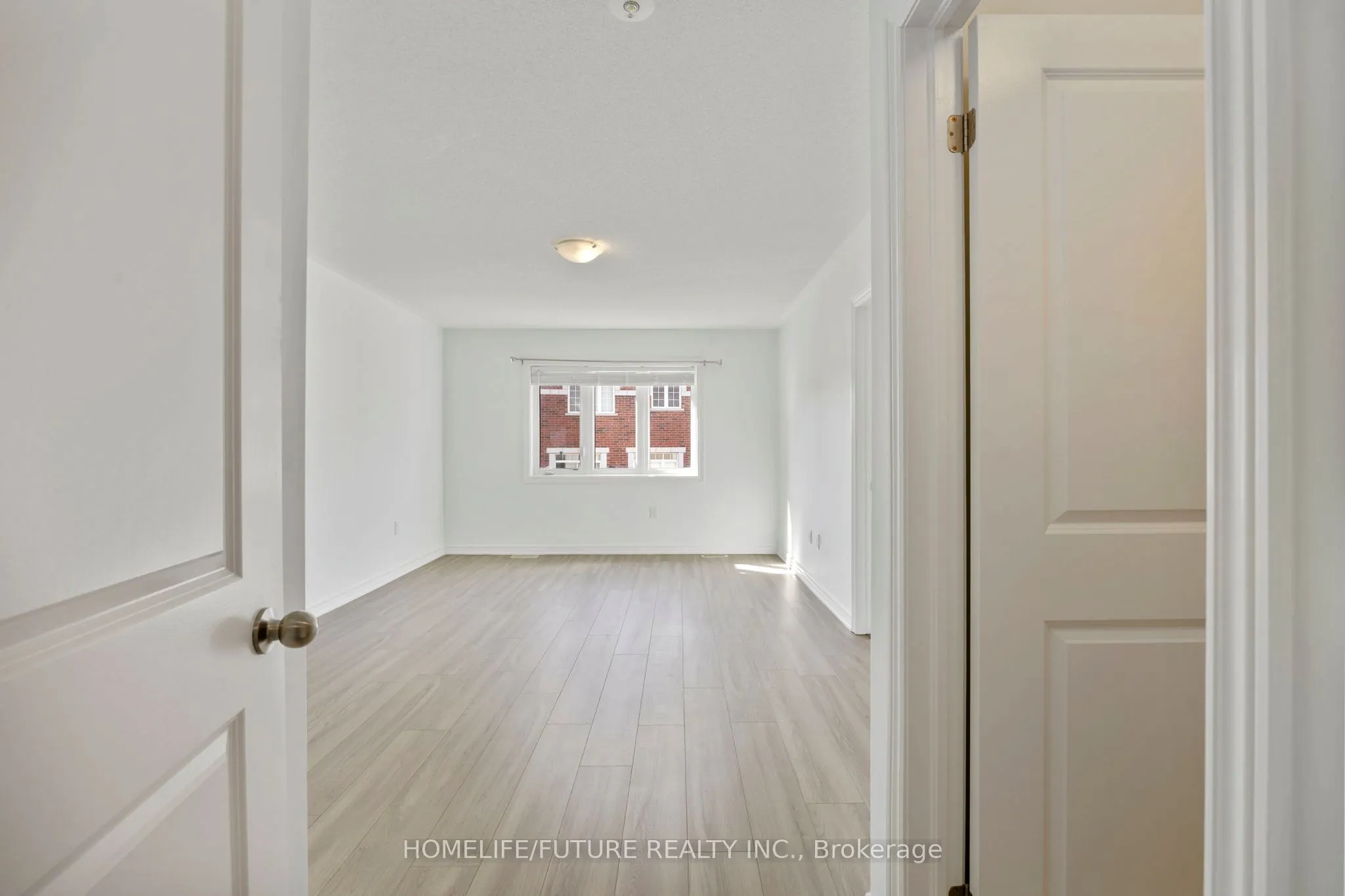 10 Brent Crescent