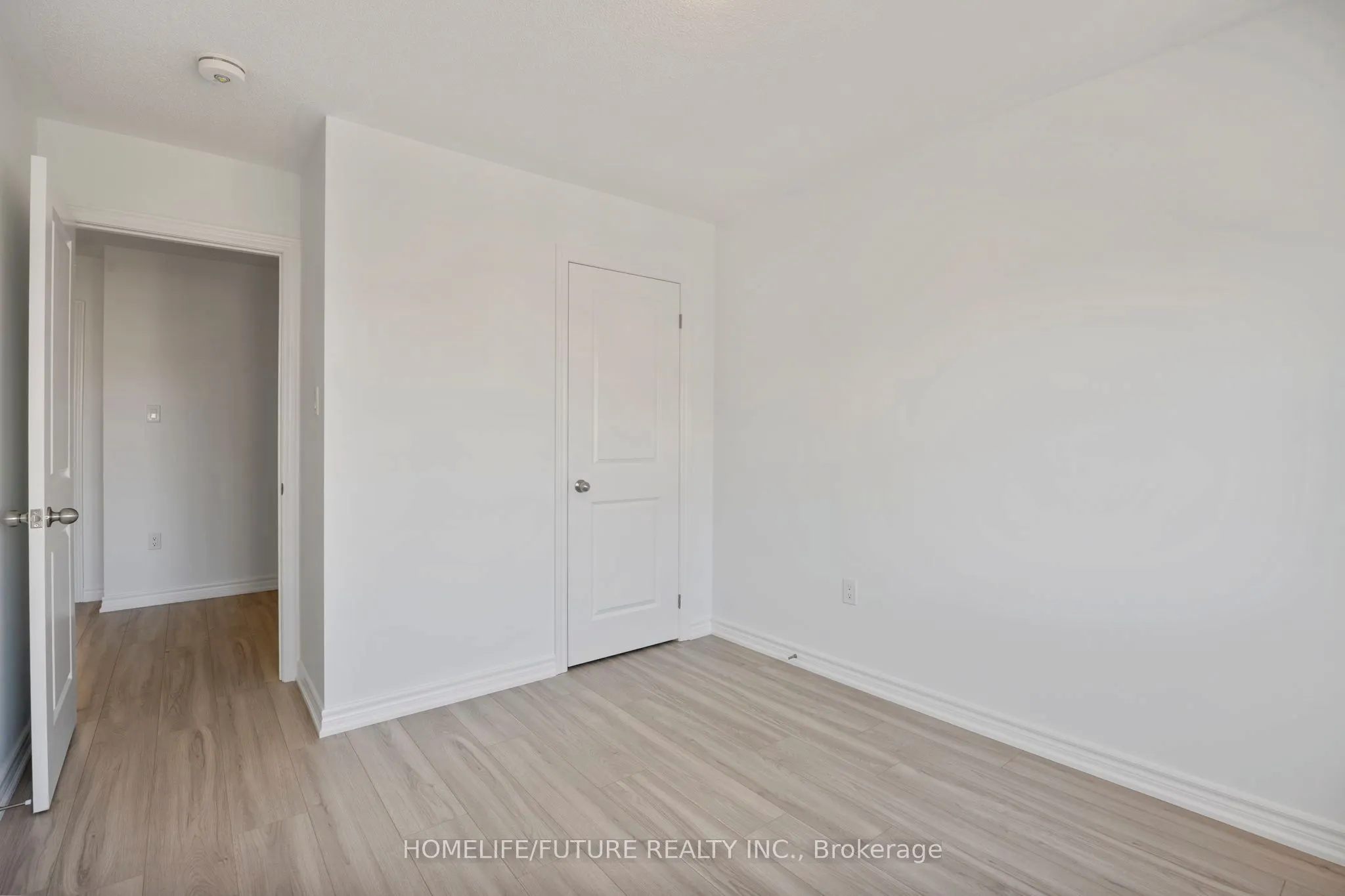 10 Brent Crescent