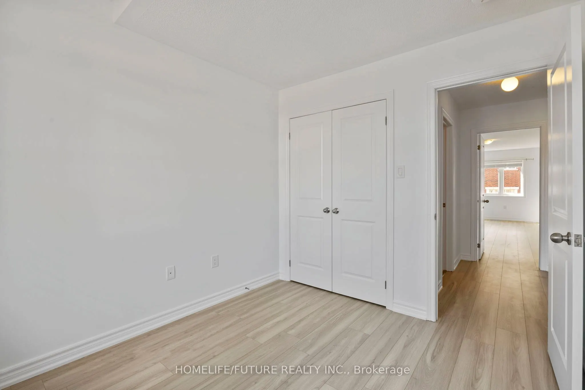 10 Brent Crescent