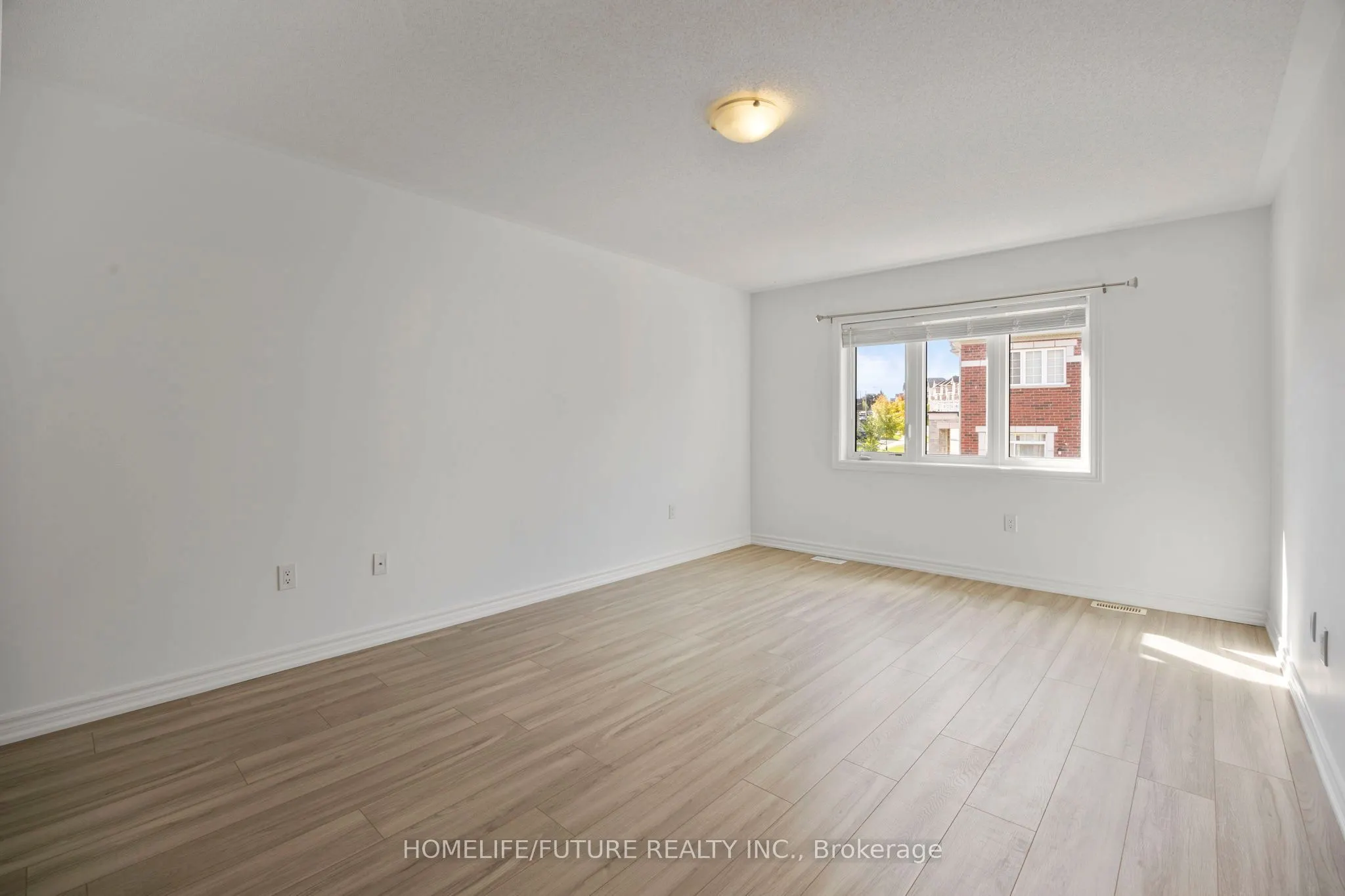 10 Brent Crescent