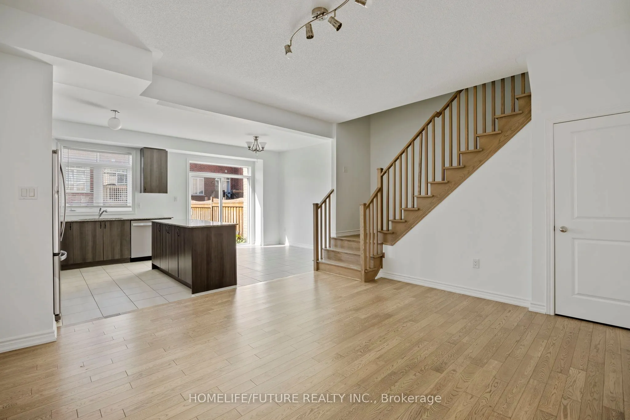 10 Brent Crescent
