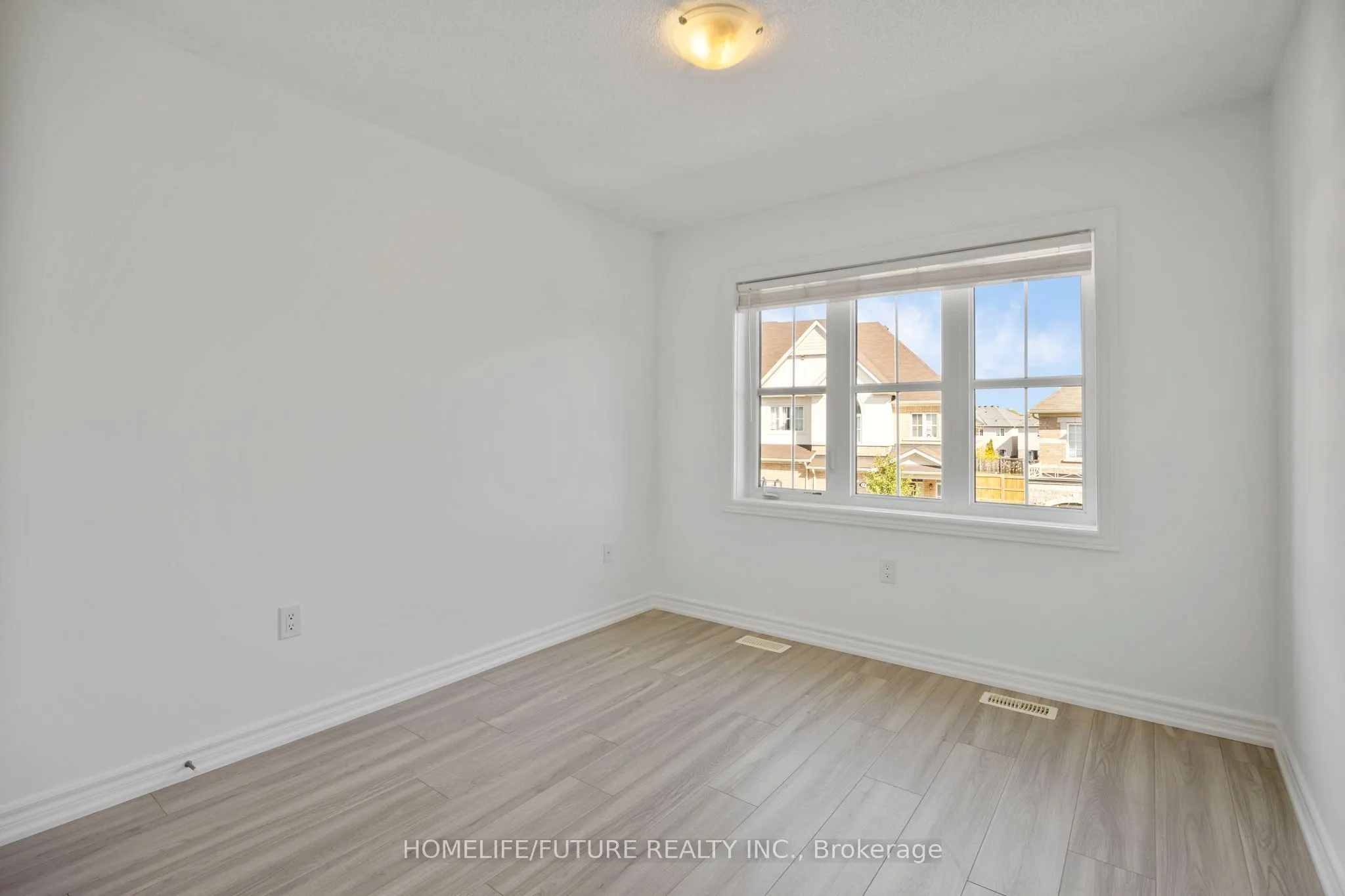 10 Brent Crescent