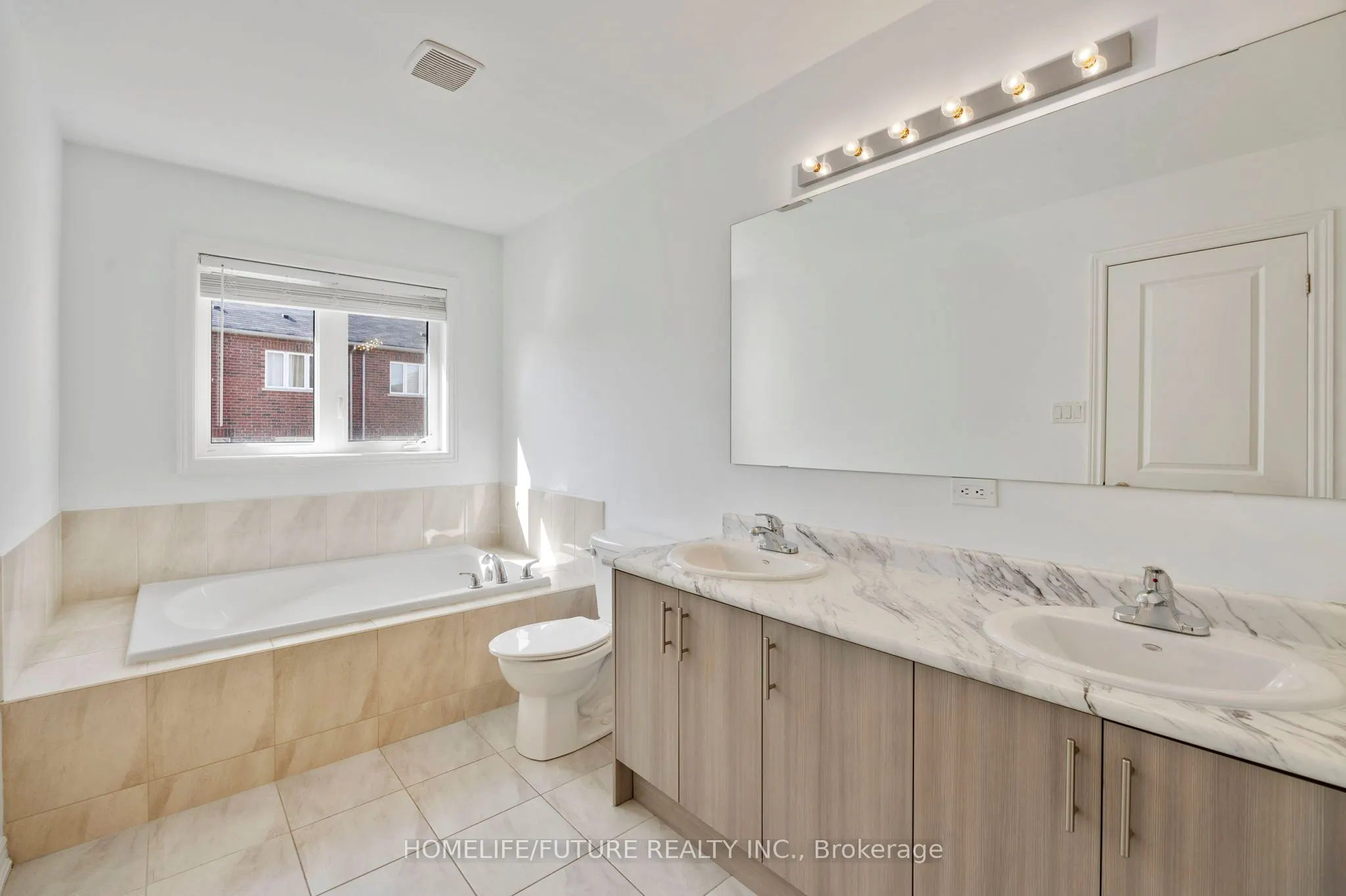 10 Brent Crescent