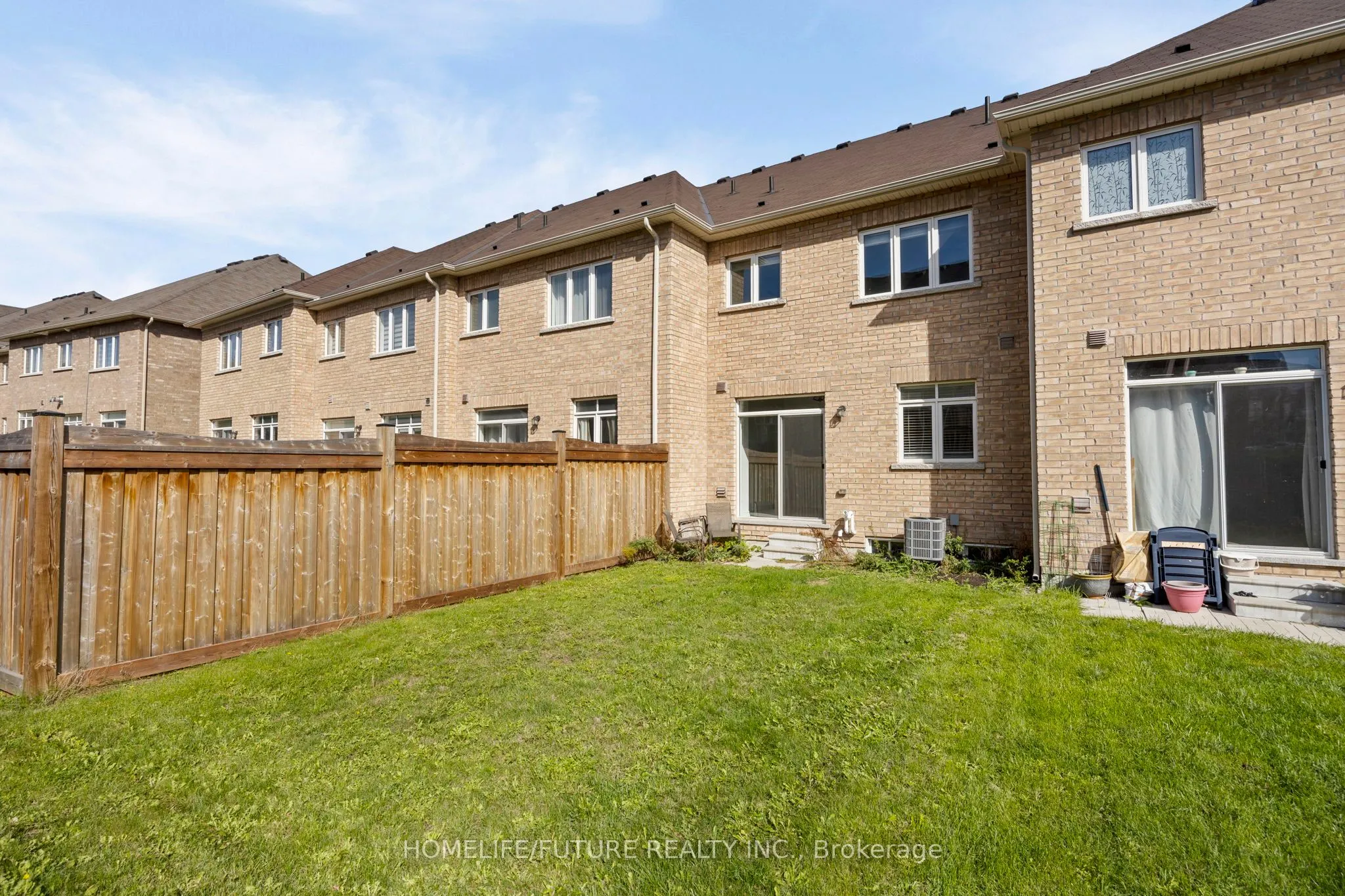 10 Brent Crescent