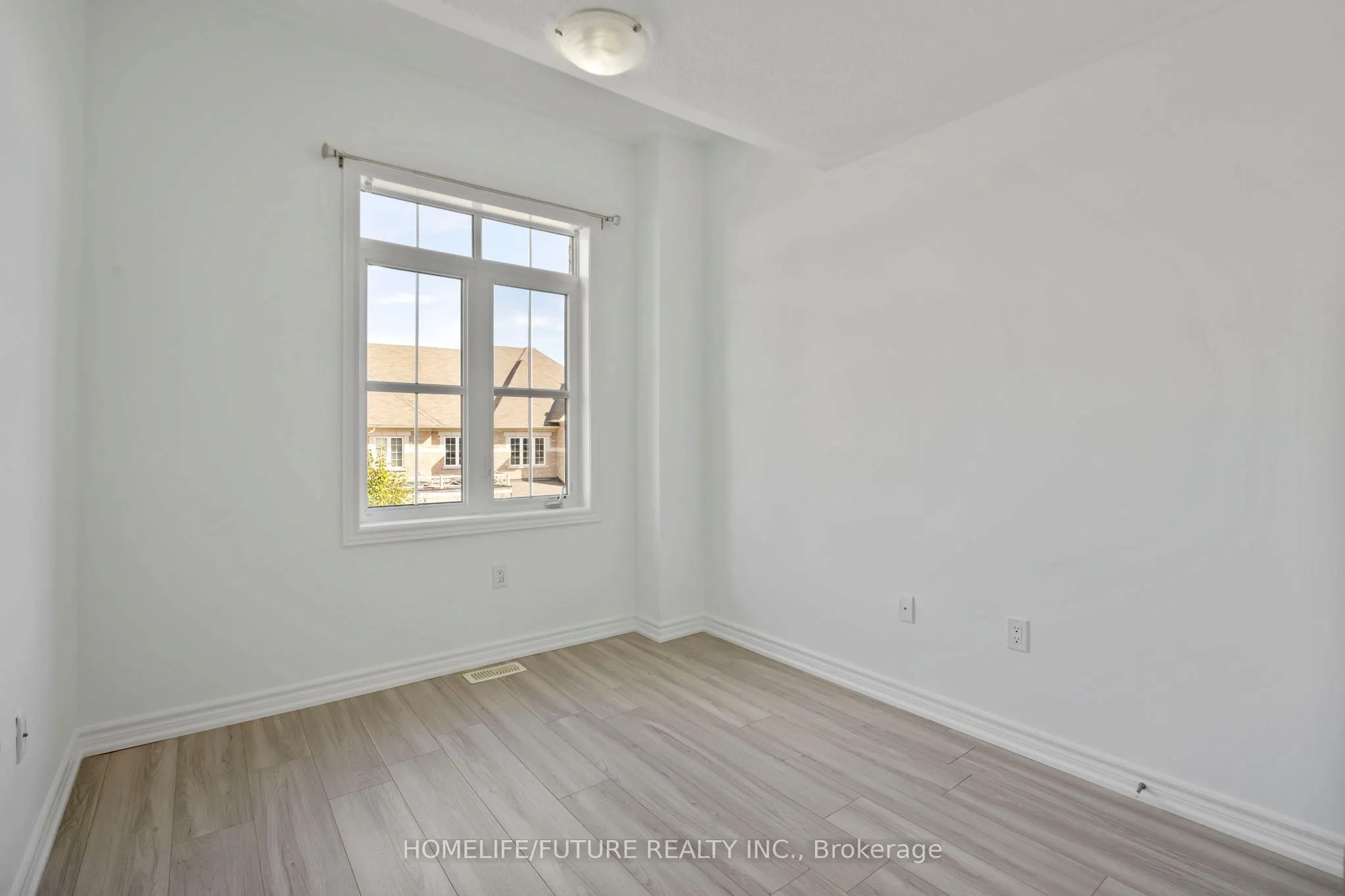10 Brent Crescent