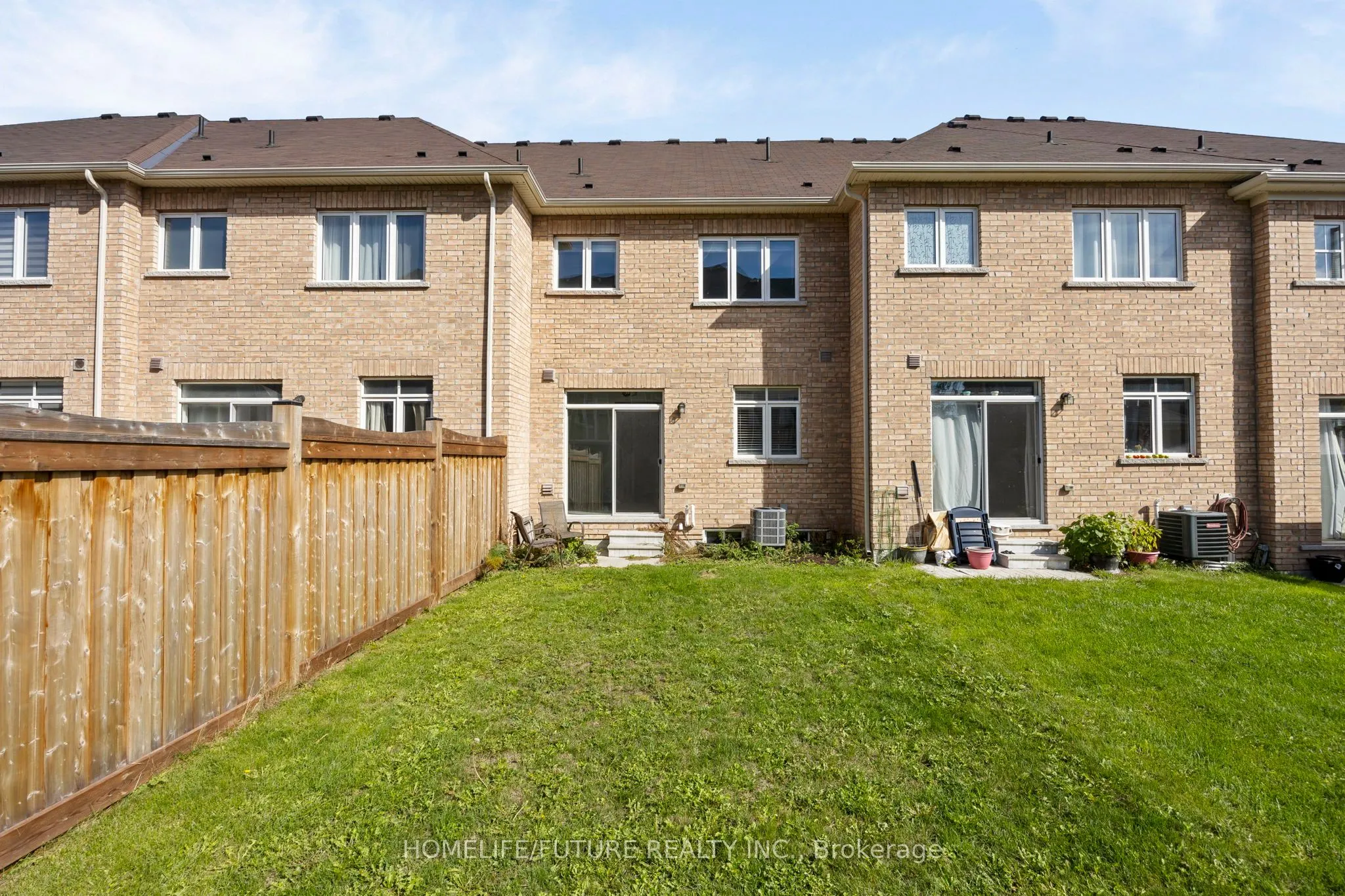 10 Brent Crescent
