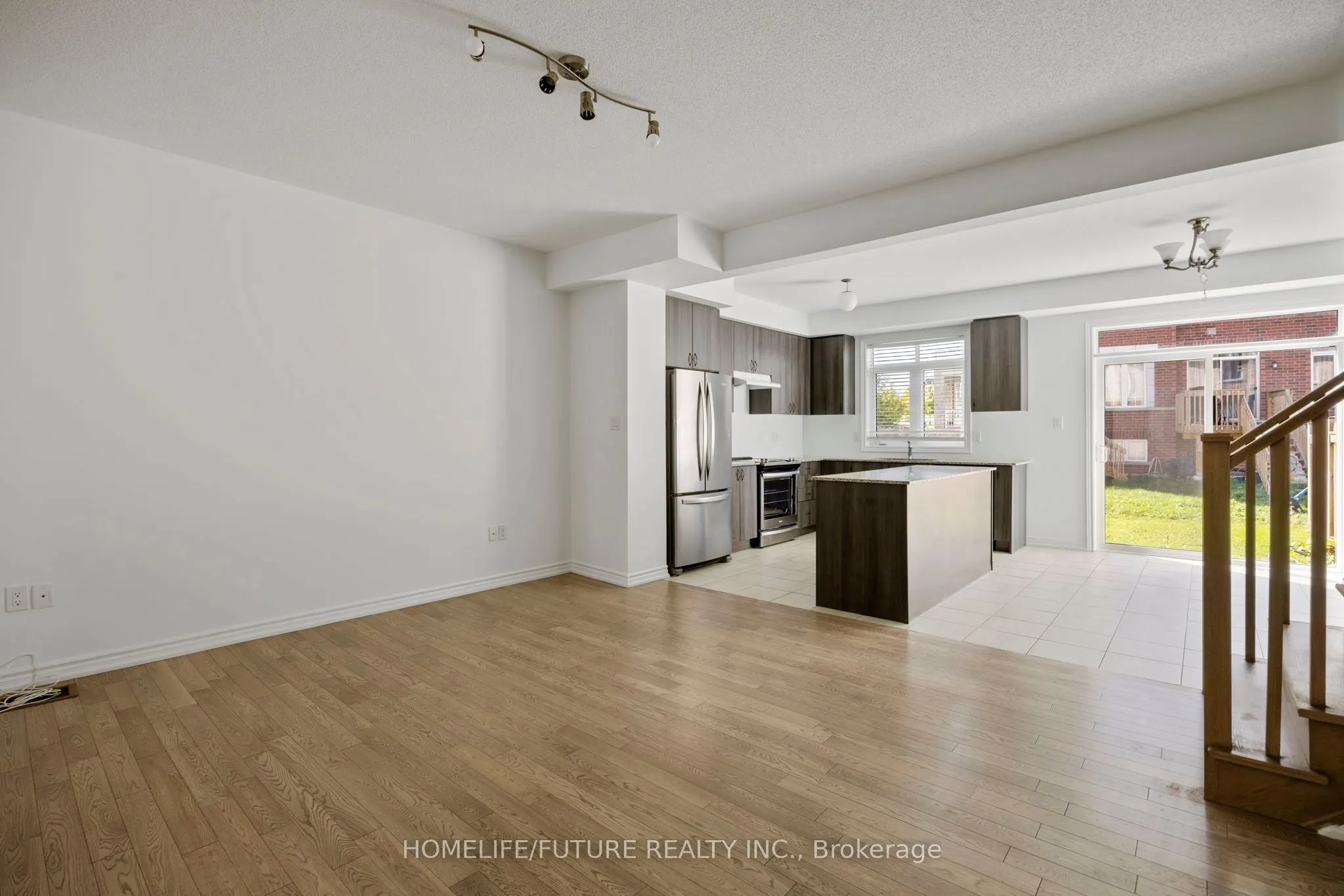 10 Brent Crescent