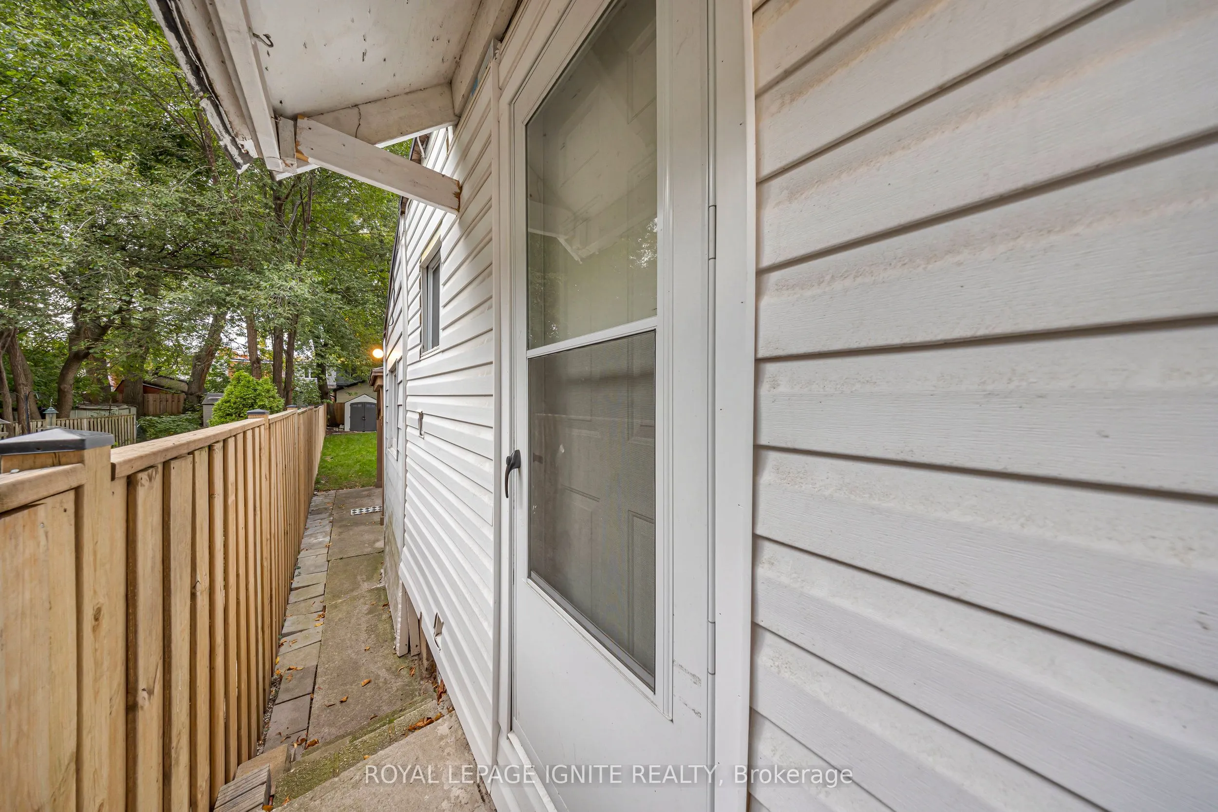 148 Barrington Avenue
