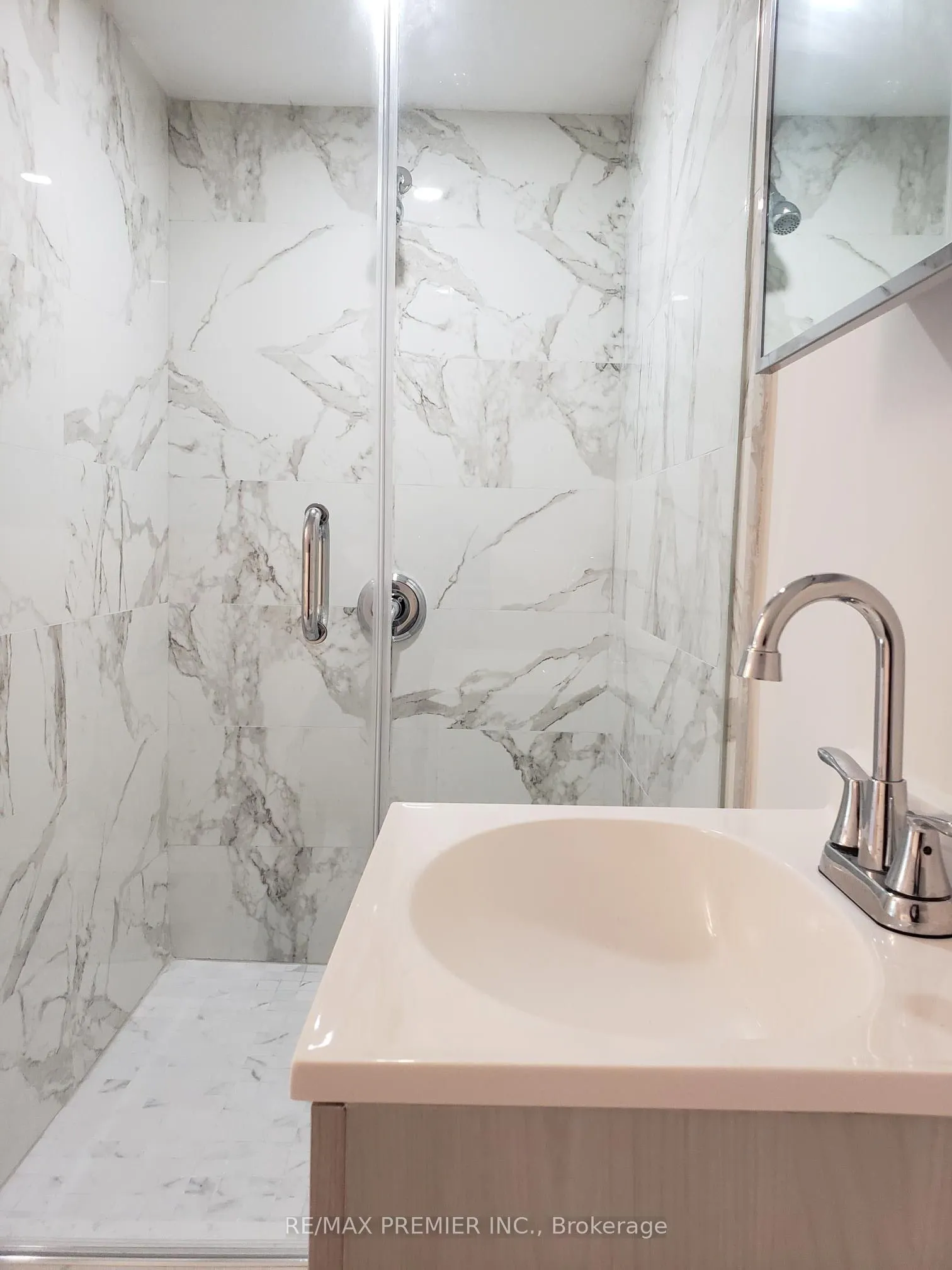 152 Elgin Street E