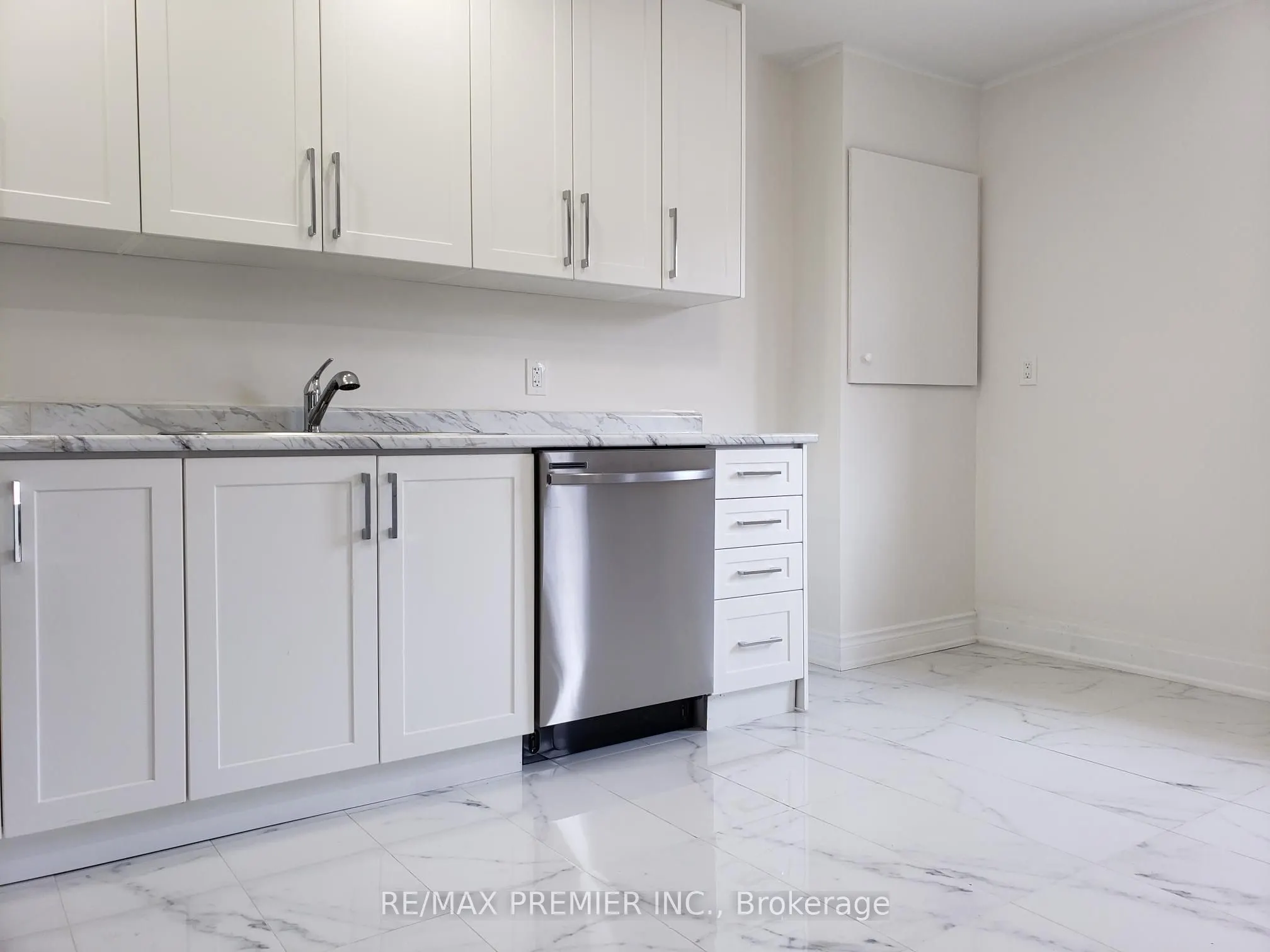 152 Elgin Street E