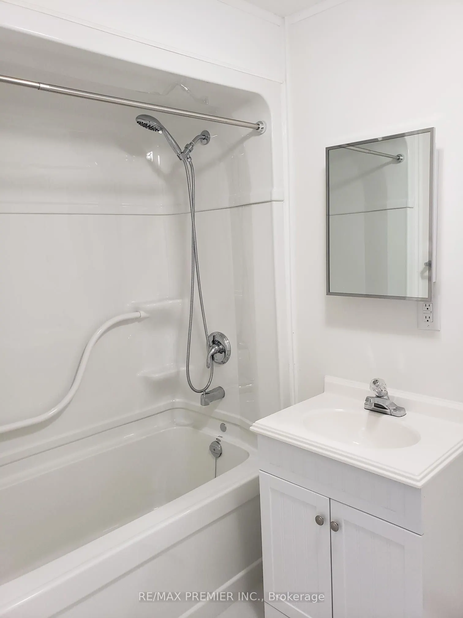 152 Elgin Street E
