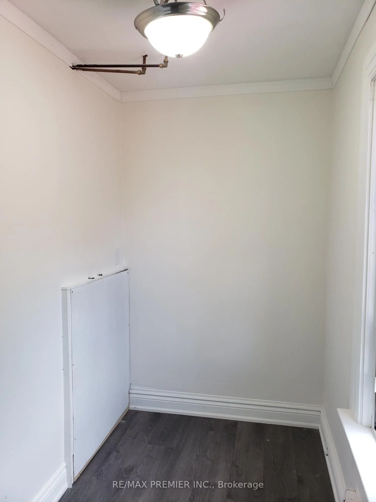 152 Elgin Street E