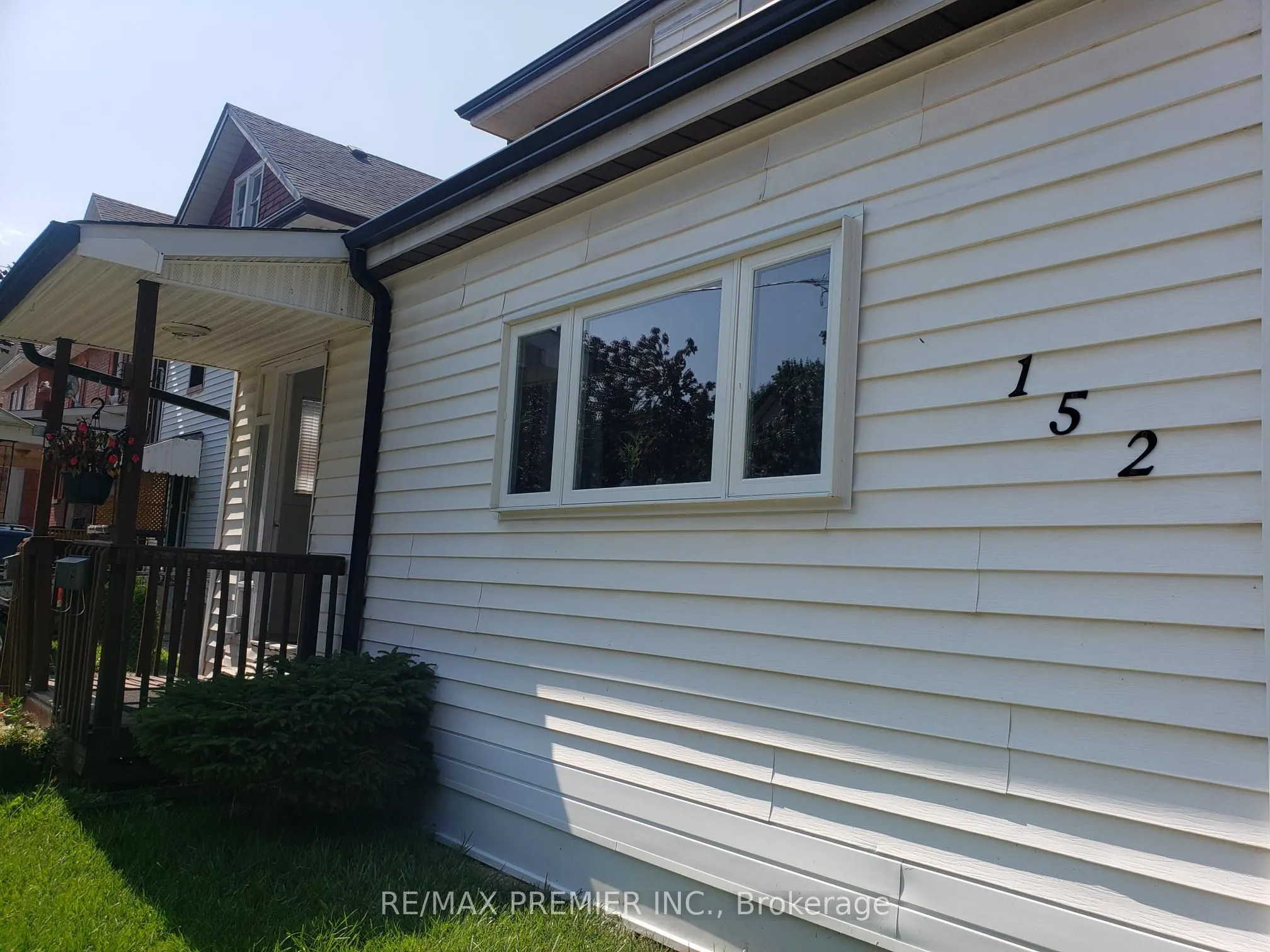 152 Elgin Street E