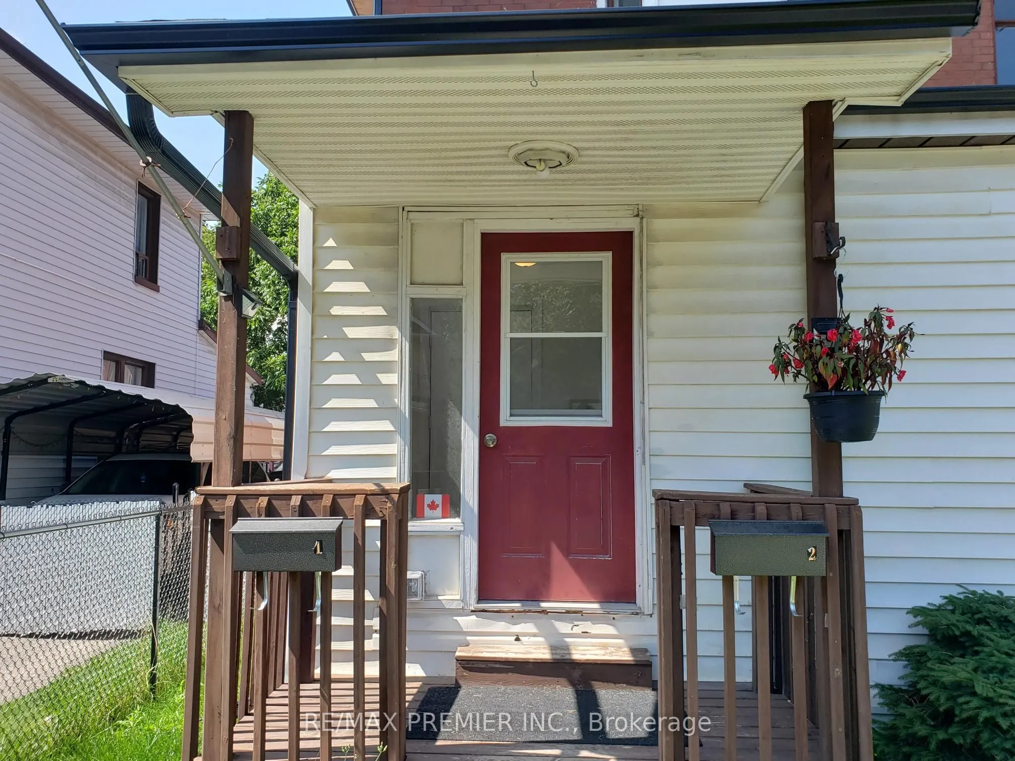 152 Elgin Street E
