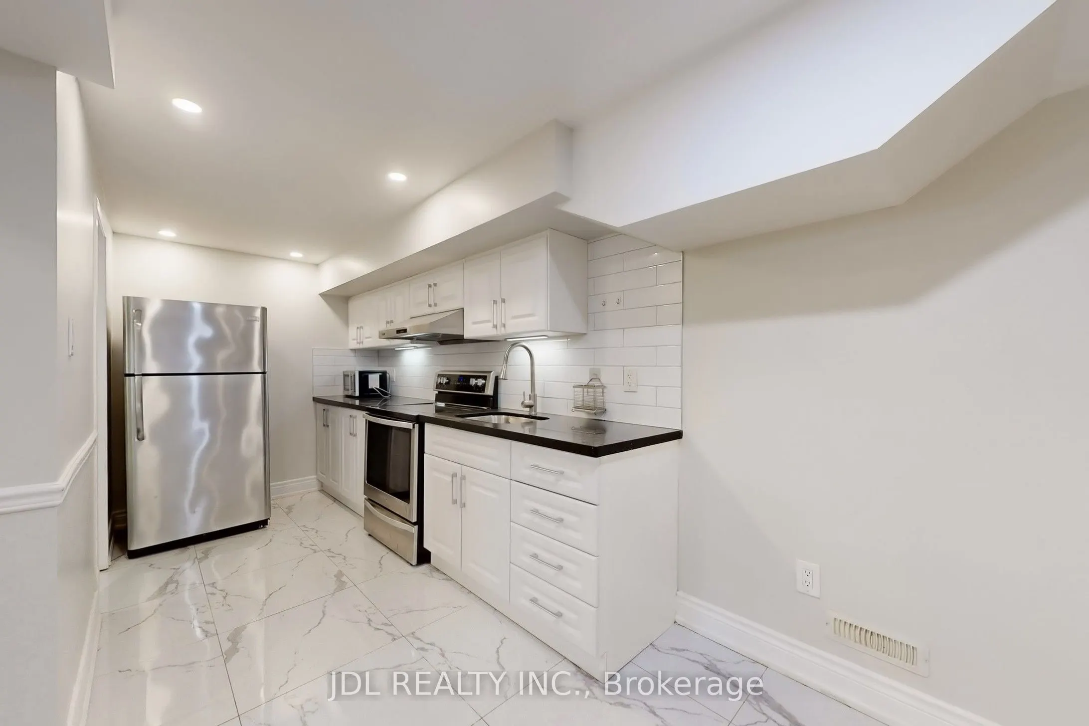 1093 Glenanna Road