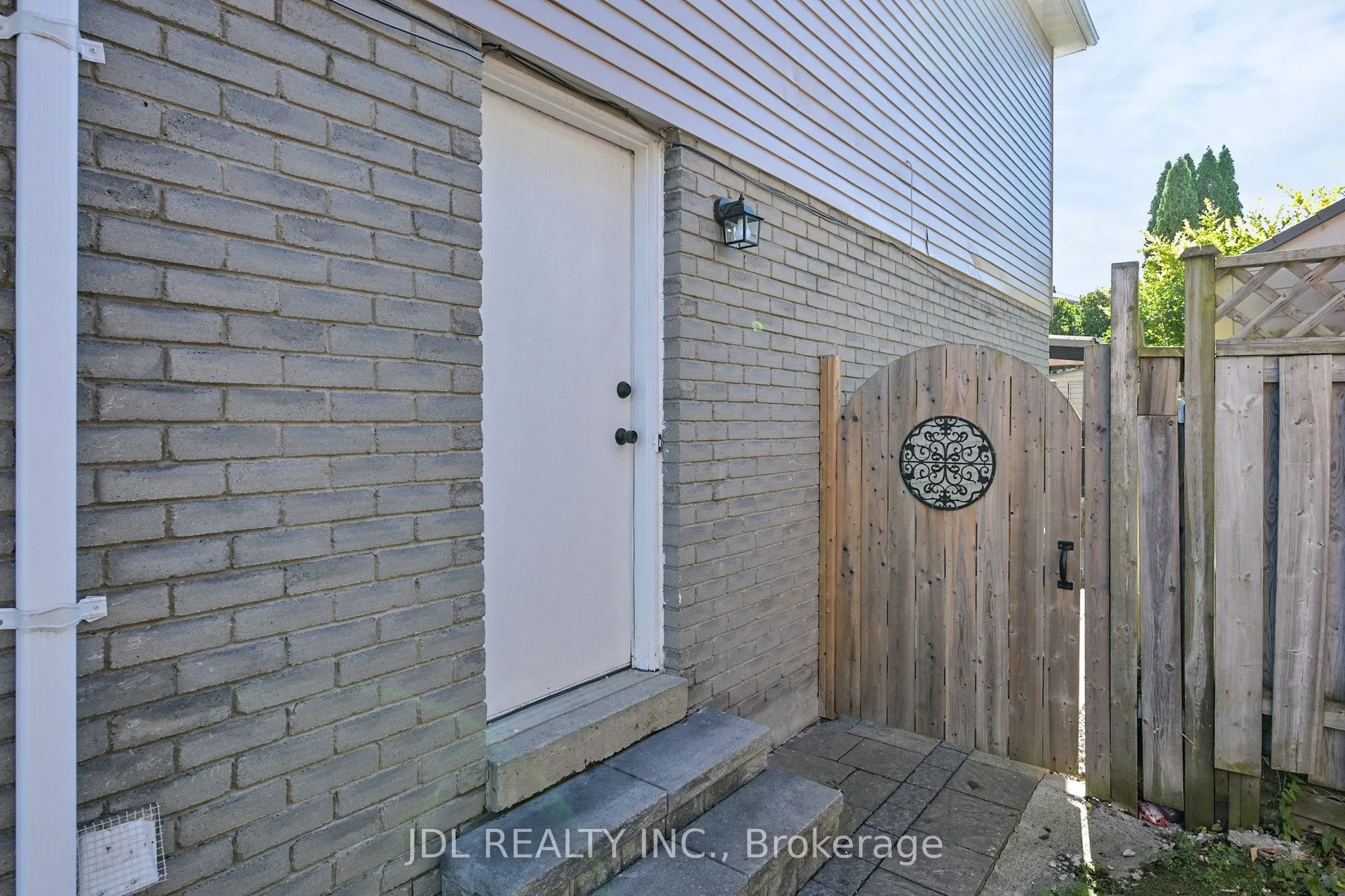 1093 Glenanna Road