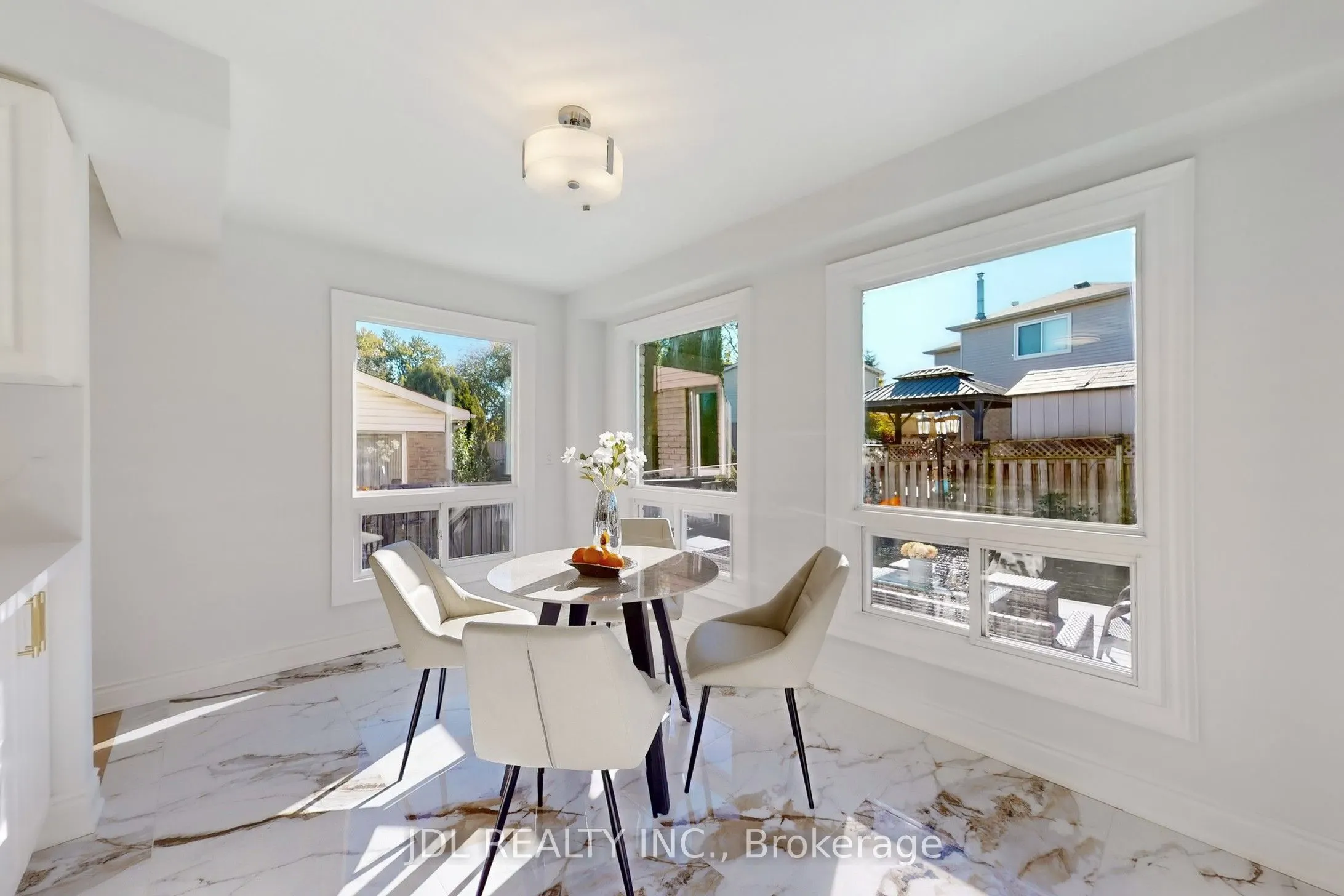 1093 Glenanna Road
