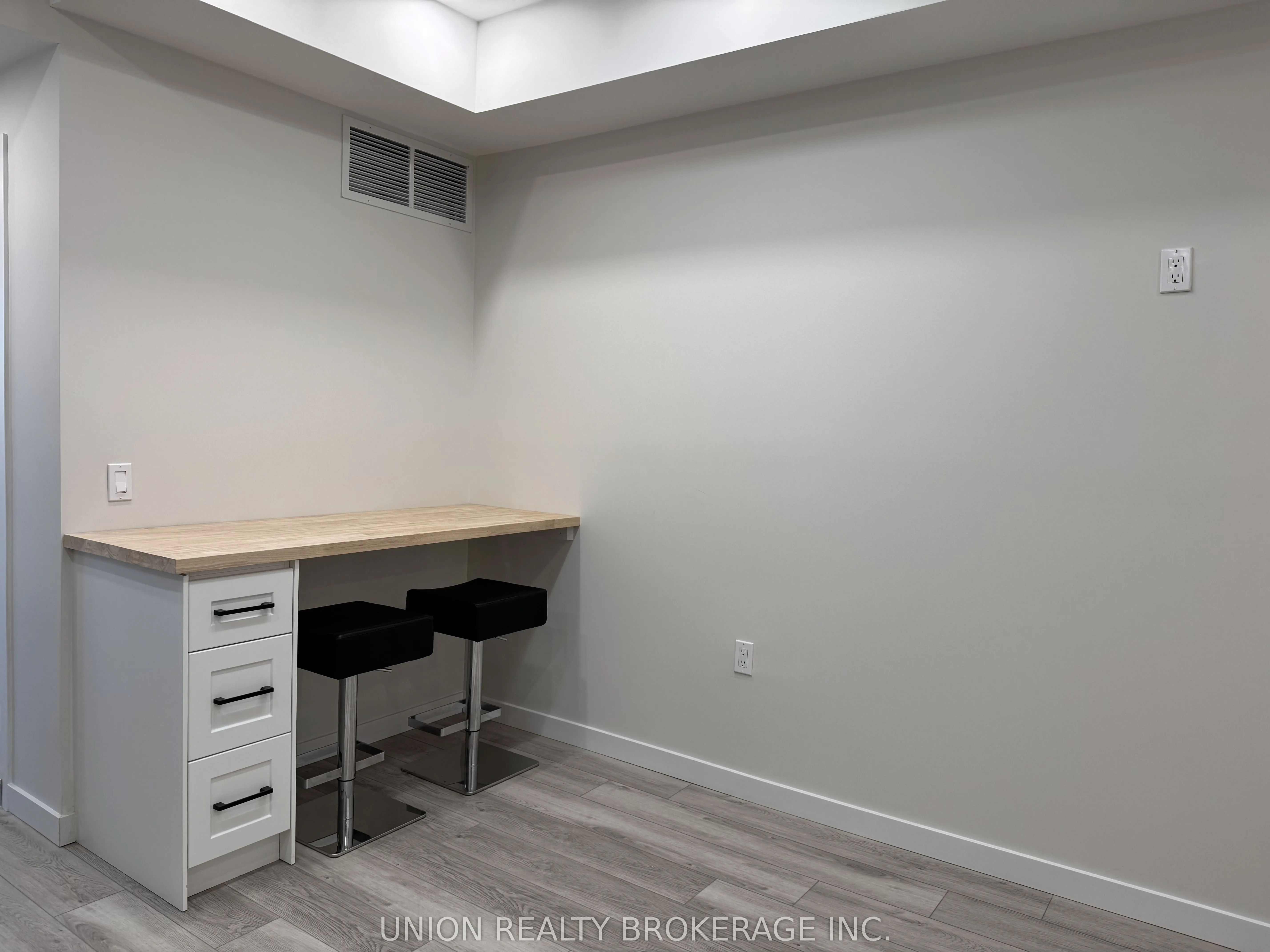 1184 Queen Street E, #4